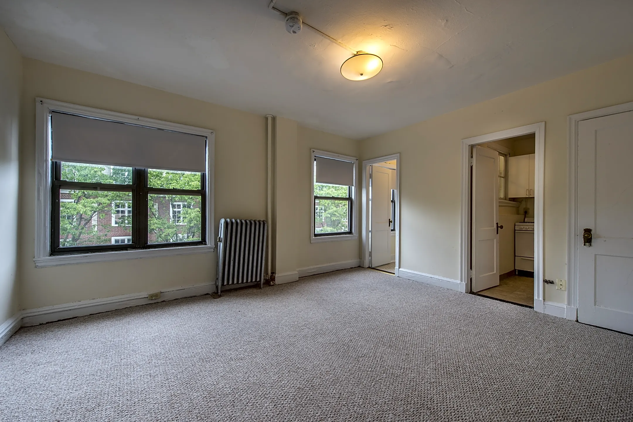 Living Room - Longfellow Apartments - Cambridge, MA
