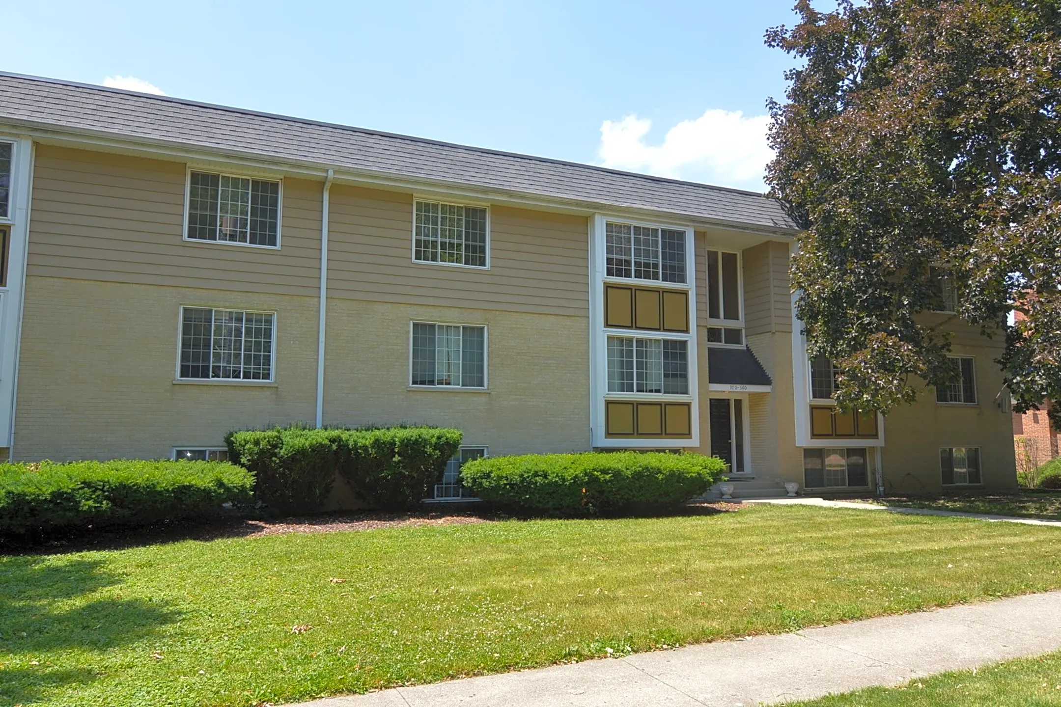 370 S Eastern Ave #370 | Barrington, IL Houses for Rent | Rent.