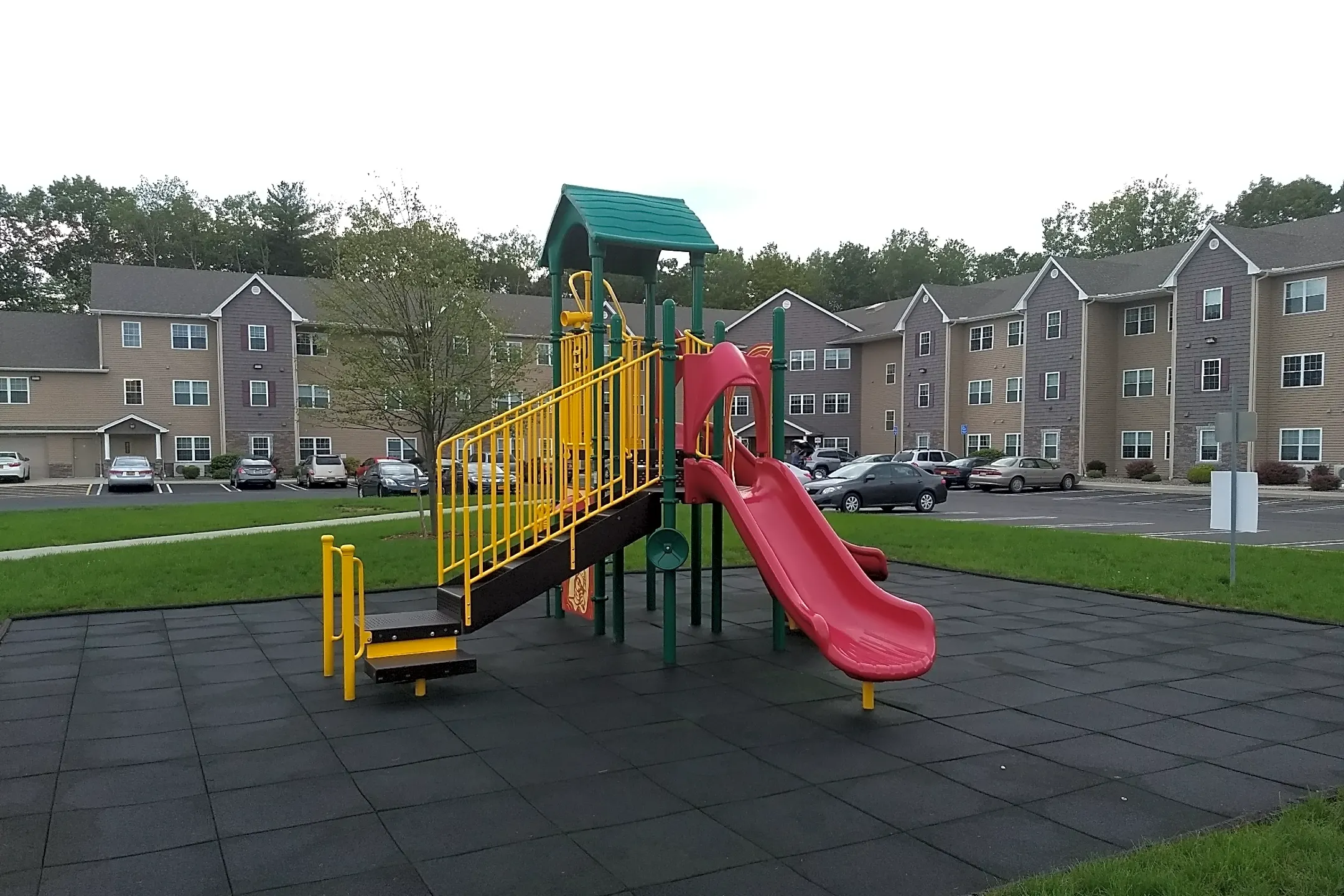 Ulster Gardens Sr & MultiFamily Housing Apartments Kingston, NY 12401