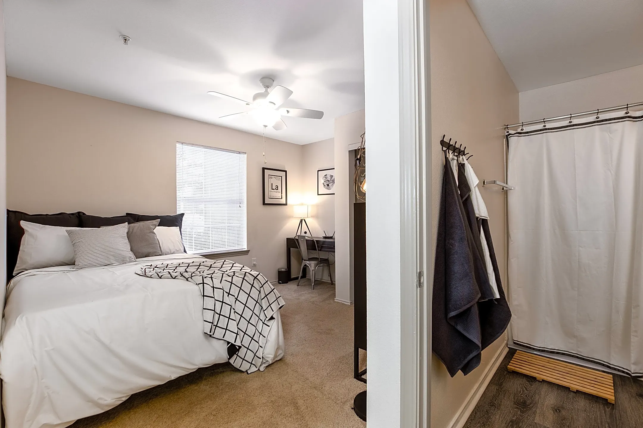 Samford Square Student Living 202 W Longleaf Dr Auburn, AL