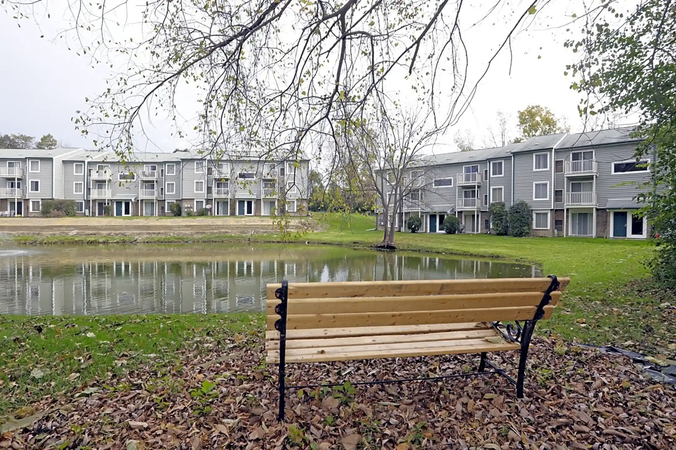 Lakeview Apartments of Farmington Hills Farmington Hills, MI 48336