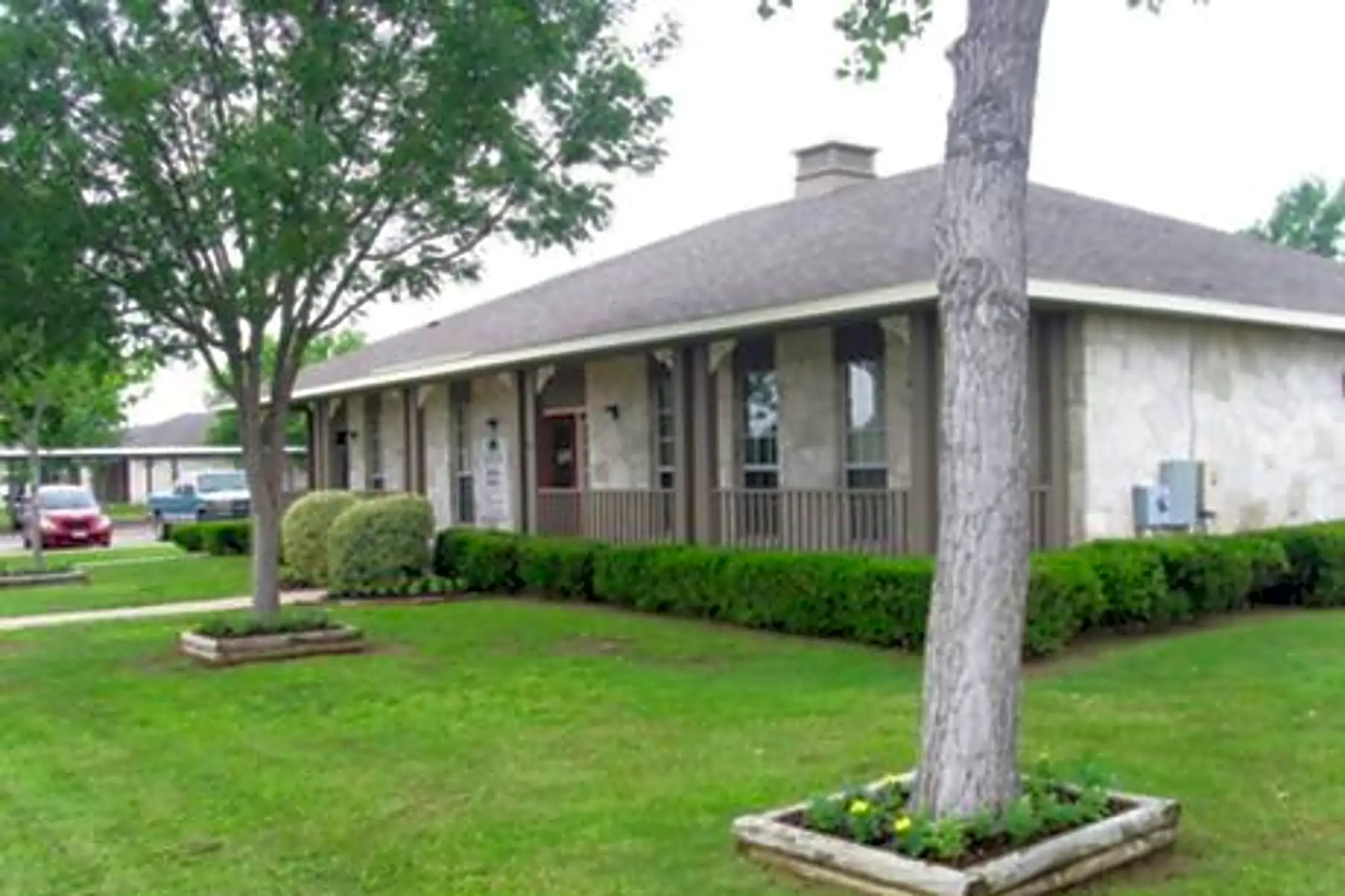 Ten19 Friendship Lane Fredericksburg, TX 78624