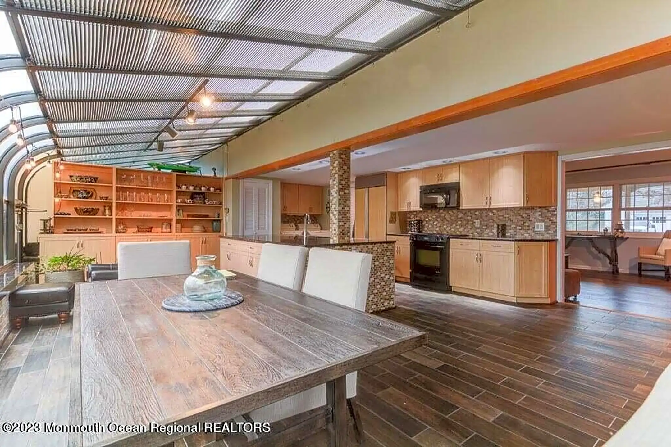 Patio / Deck - 123 Point O Woods Dr - Toms River, NJ