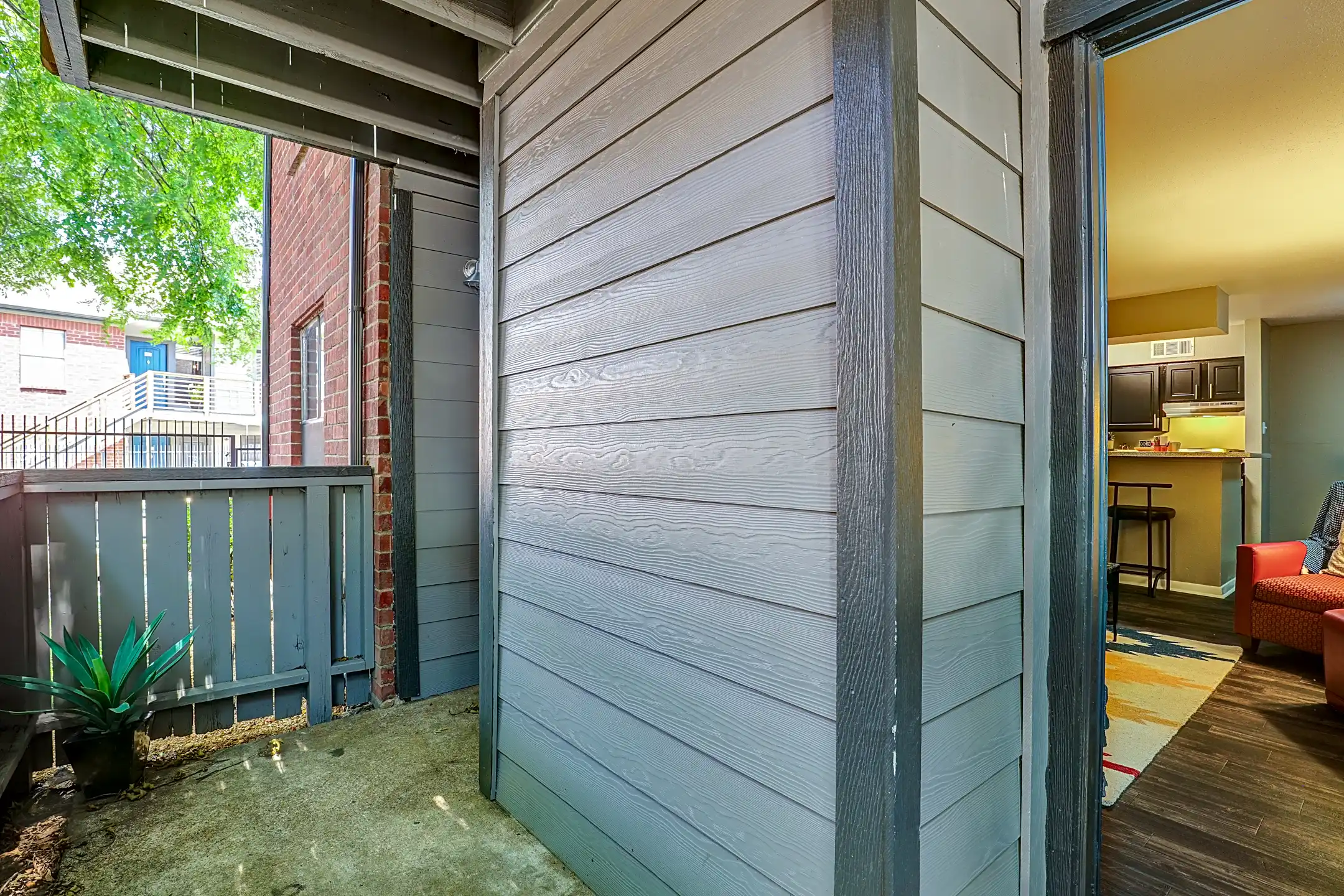 Spring Lake Haltom City, TX 76117