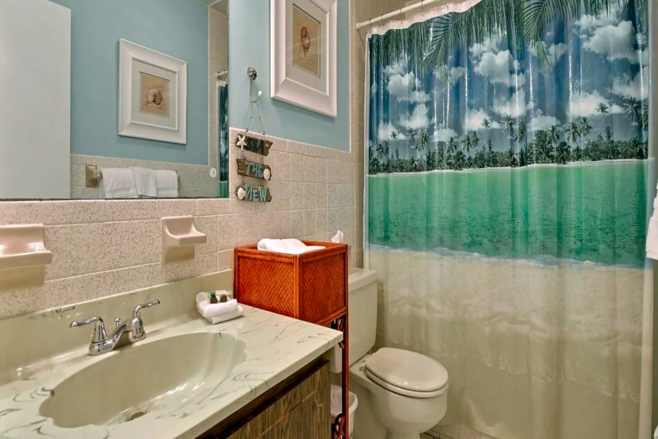 Bathroom - 918 E Causeway Blvd - Vero Beach, FL