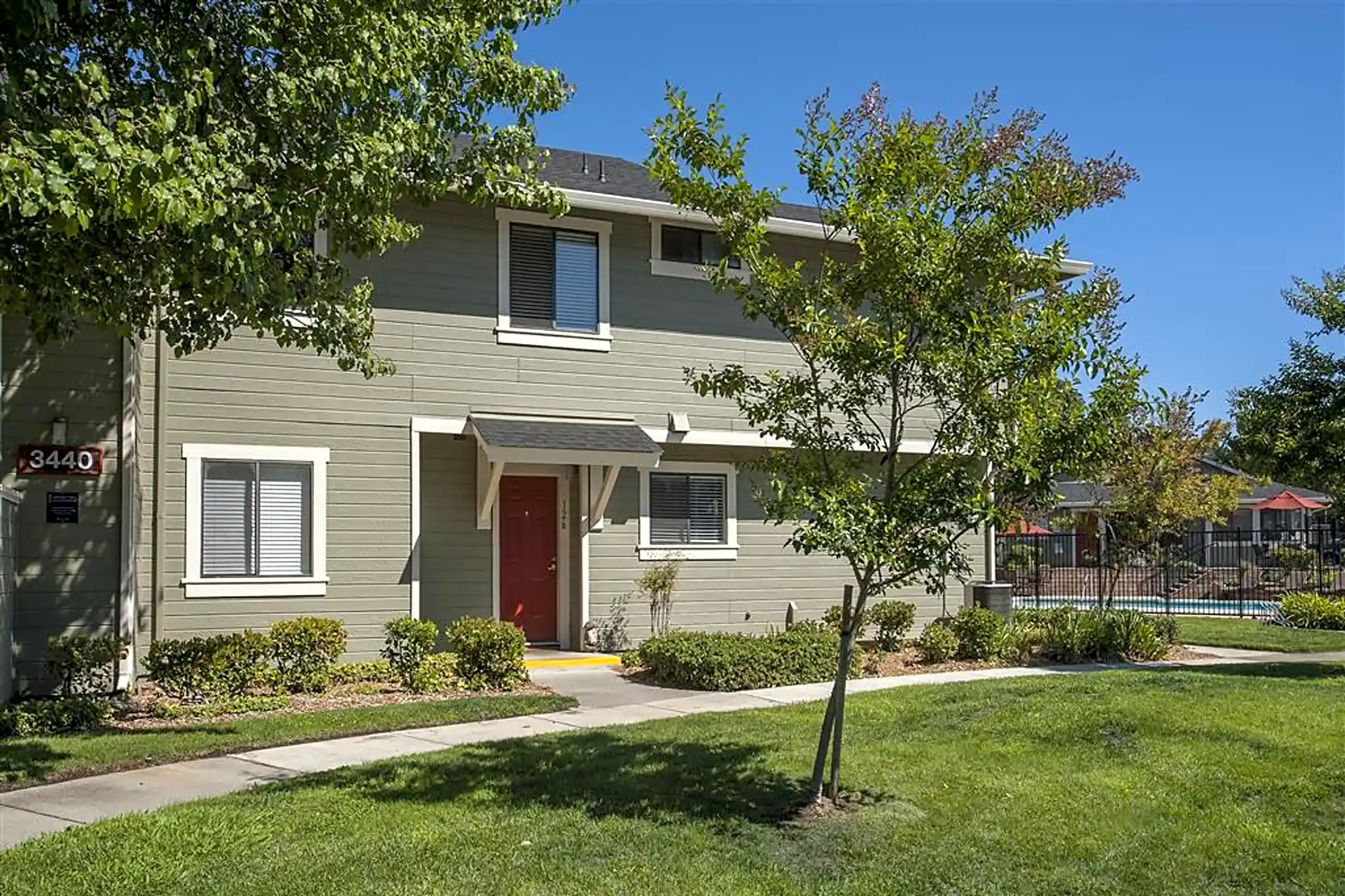 Ridgecrest Apartments 3430 Vista Oaks Dr Martinez, CA Apartments