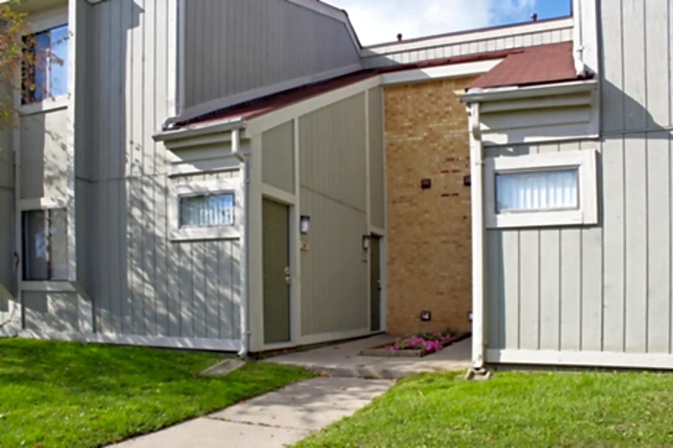 Turtle Creek Apartment Homes 1 Oak Creek Ln Pontiac, MI Apartments for Rent Rent.