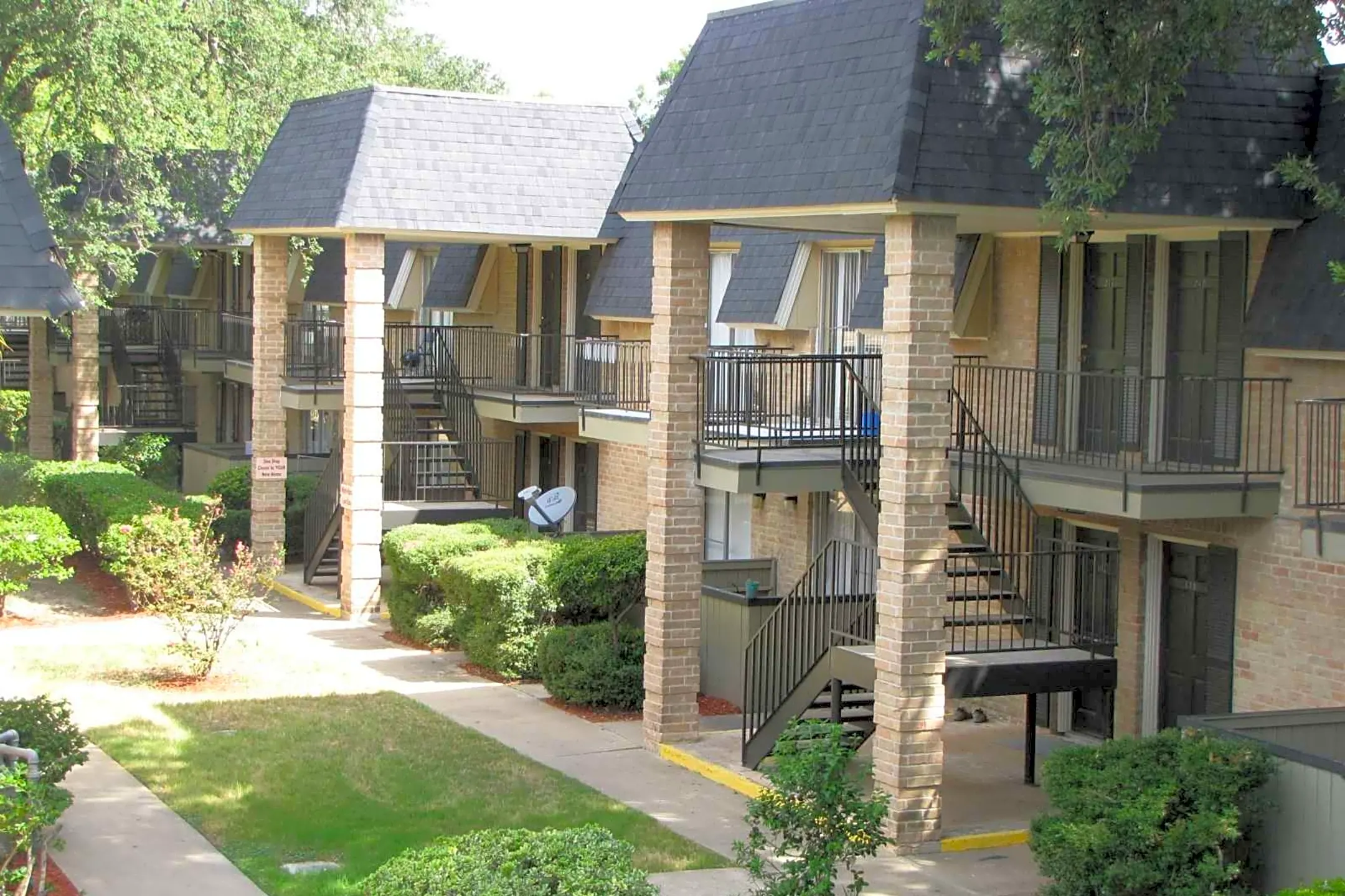 Rolling Creek Apartments