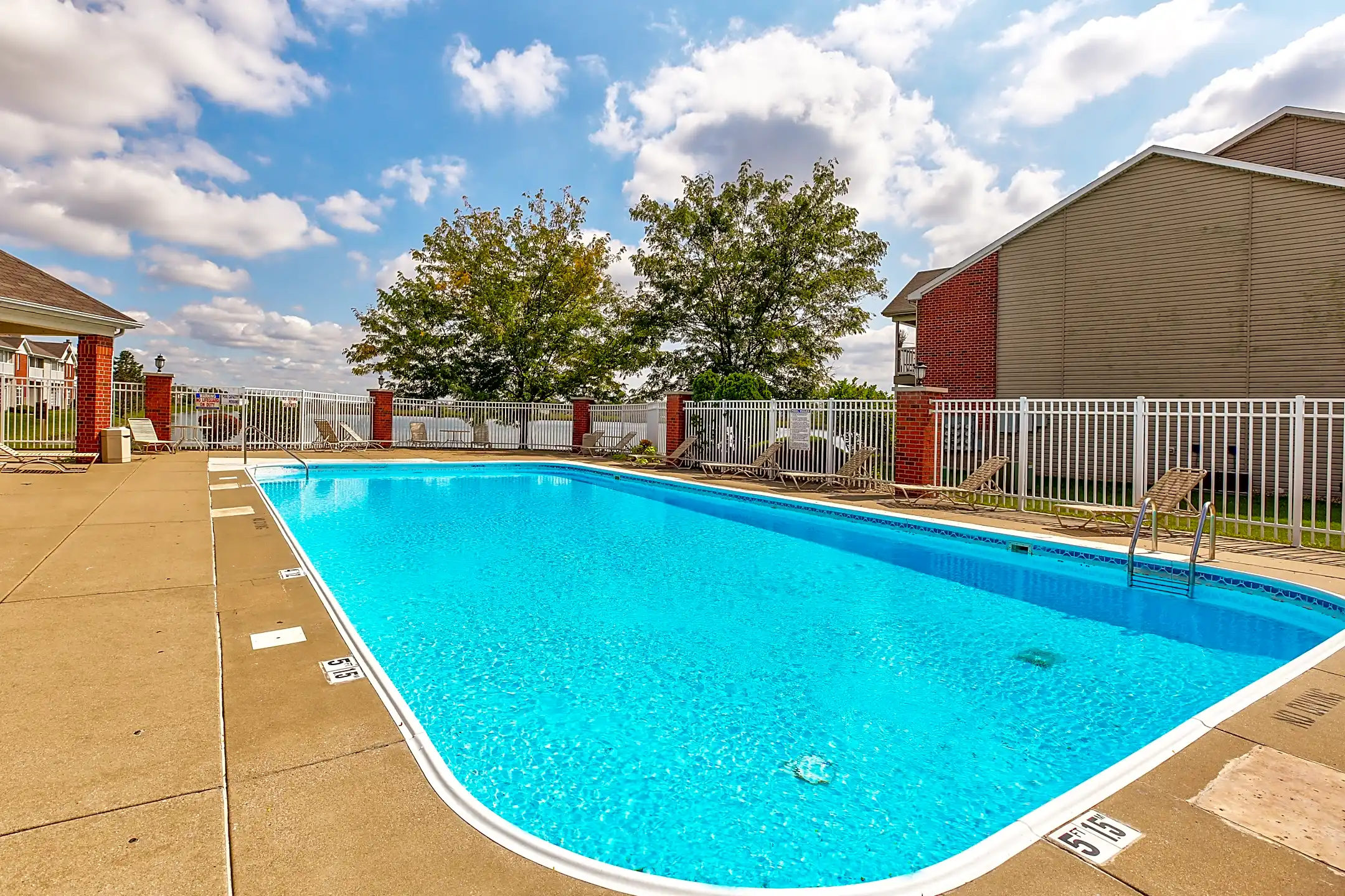 Lakeshore Apartments 727 Beachfront Dr Evansville, IN Apartments