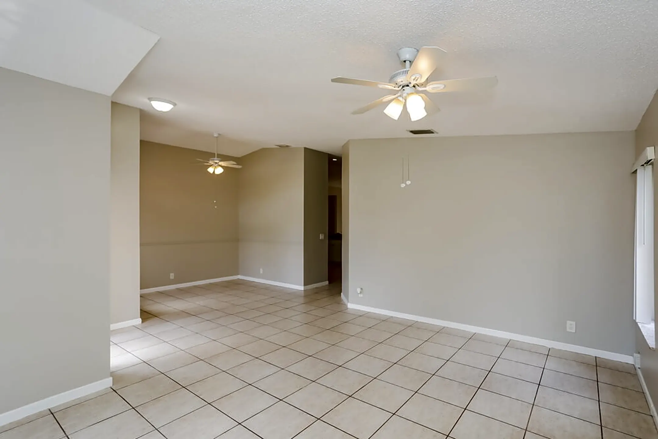 1414 E HARMONY LAKE CIR Davie, FL Houses for Rent Rent.
