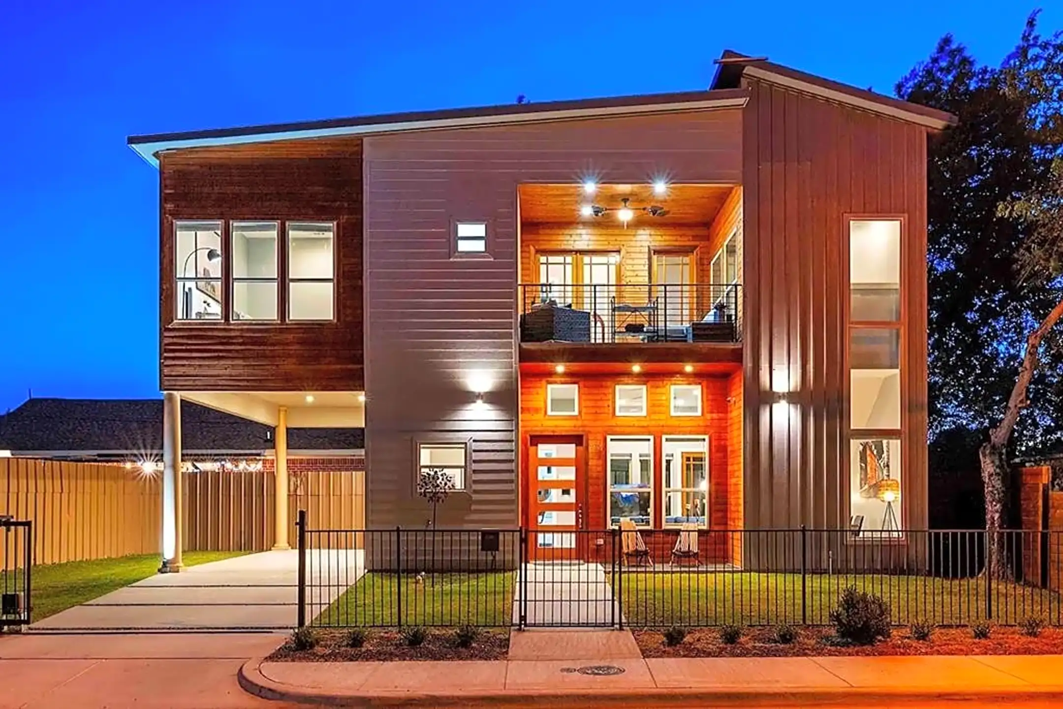Building - 3807 Vilbig Rd - Dallas, TX