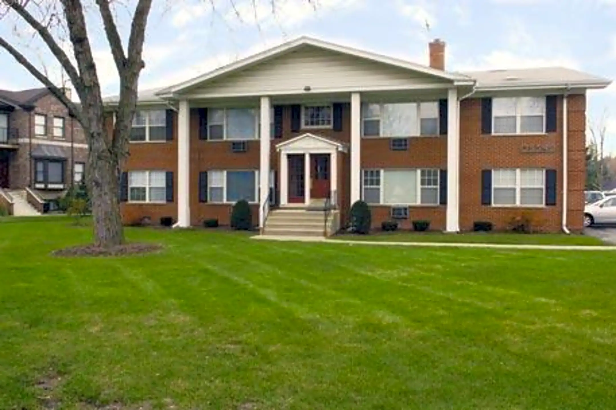 Colonial Apartments 540 Old York Road Elmhurst, IL Apartments for