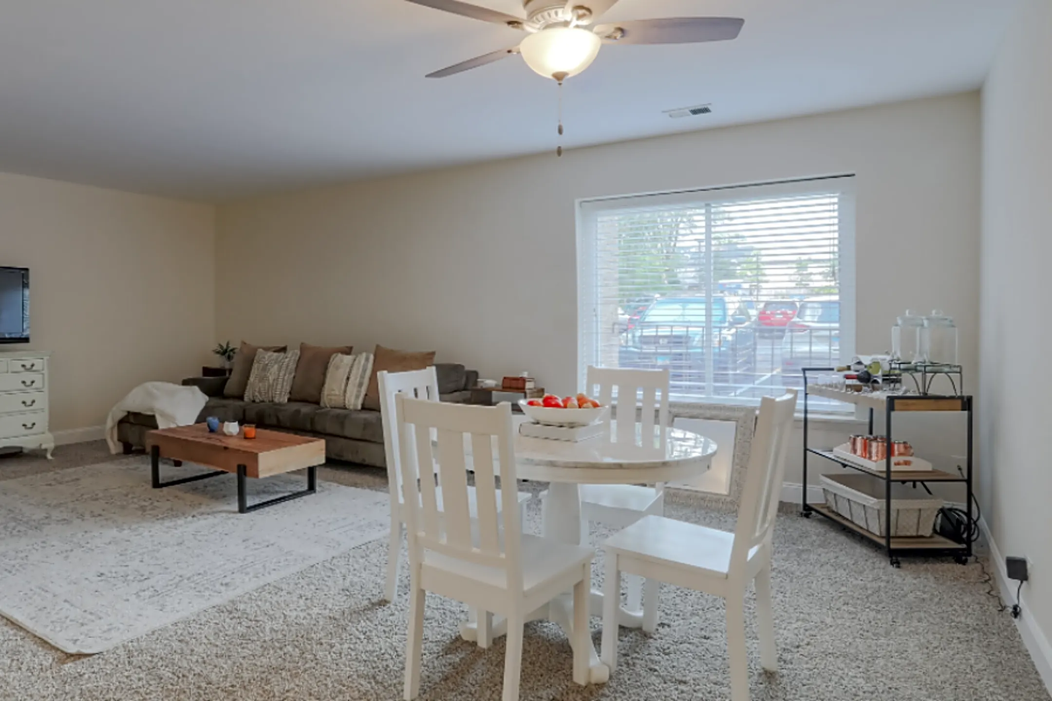 Cook Apartments at Libertyville 201 E Cook Ave Libertyville, IL