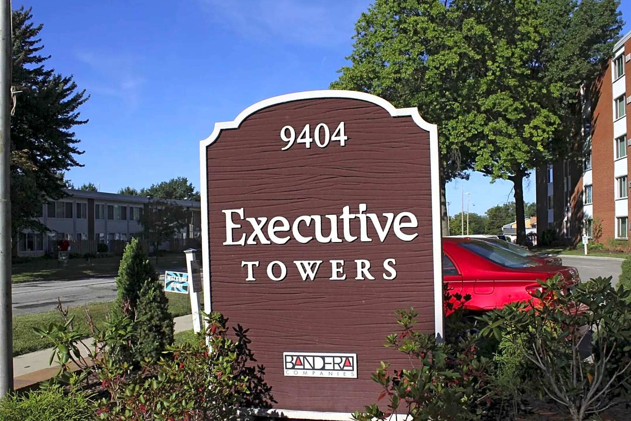 Community Signage - Executive Towers And Gardens Apartments - Cleveland, OH