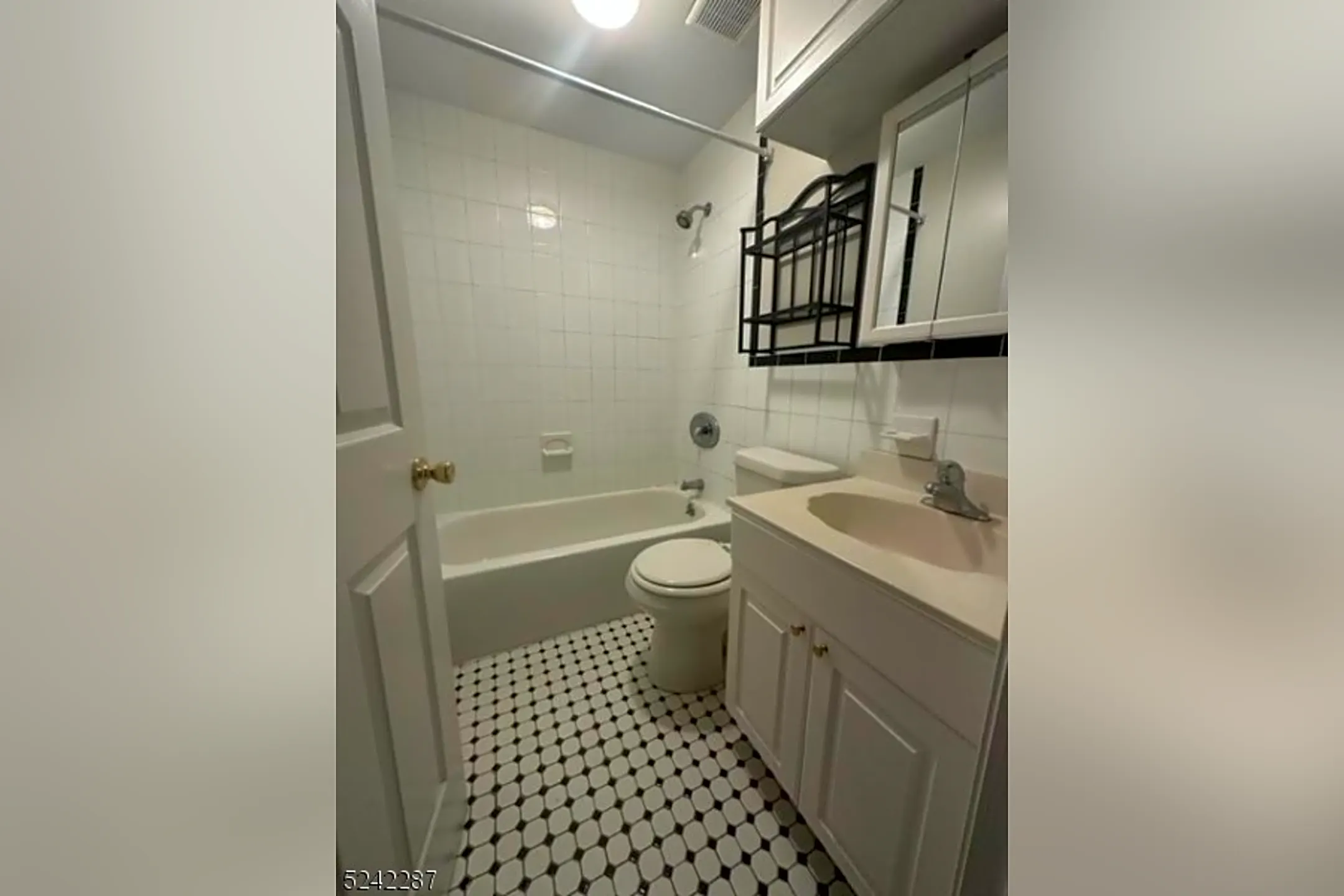 Bathroom - 220 E Broad St #4 - Westfield, NJ
