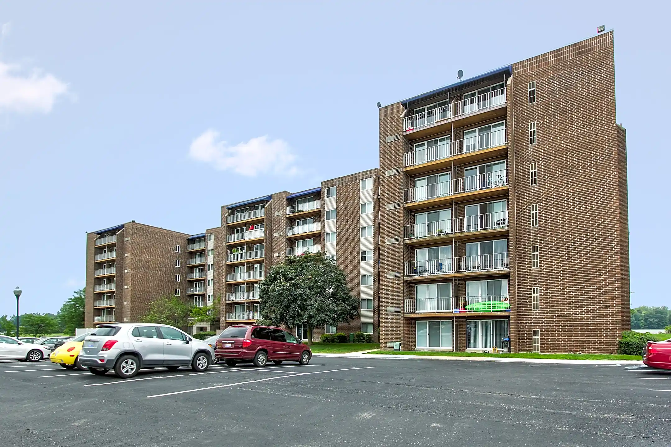 The Lake Shore Apartments 2500 Lakeshore Blvd Ypsilanti, MI