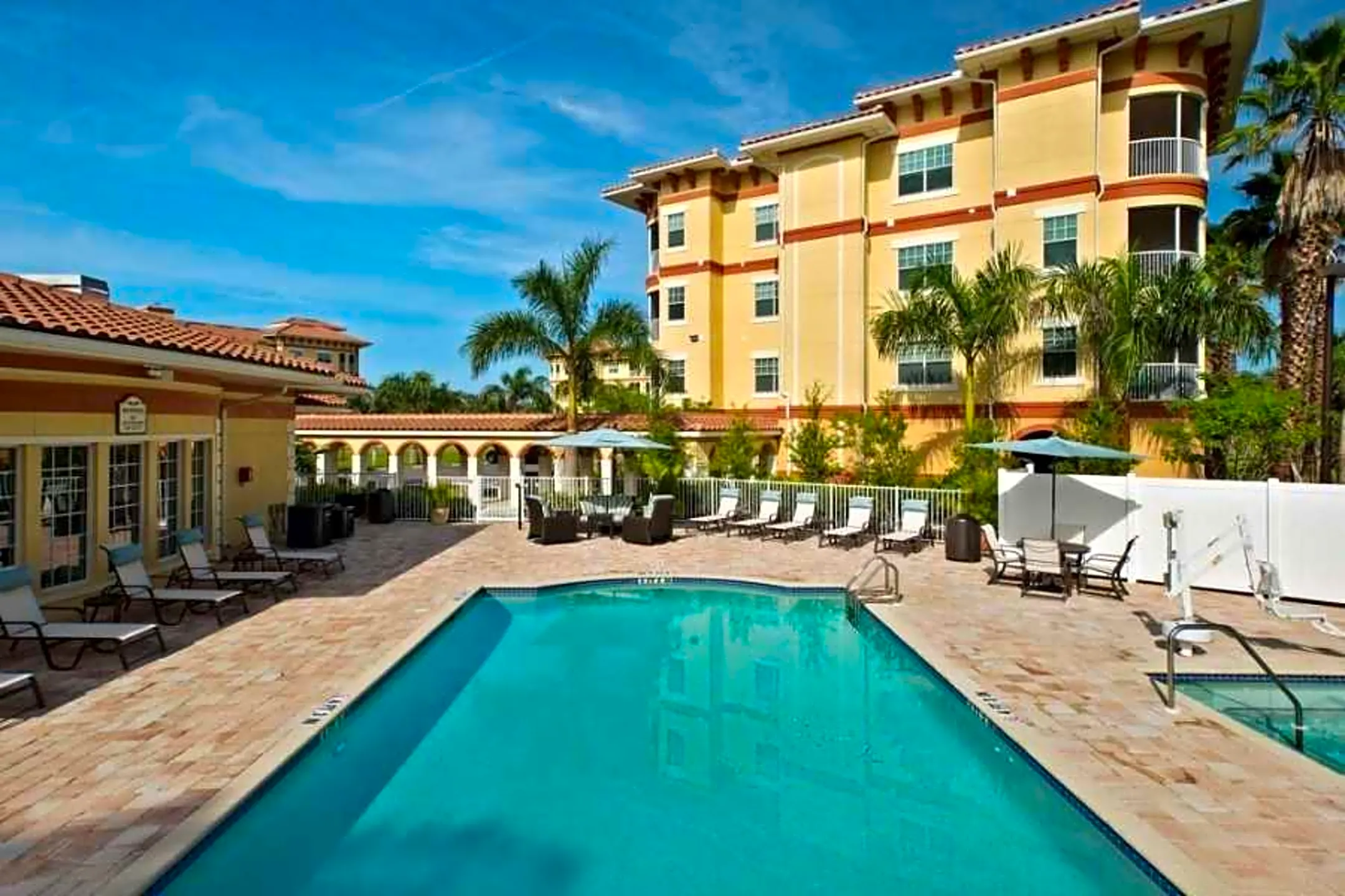 Sandalwood Village - 3511 Vanderbilt Beach Rd | Naples, FL Apartments ...