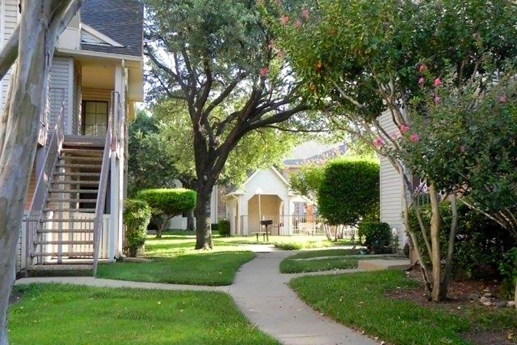 Hebron Oaks Apartments 1930 E Hebron Pkwy Carrollton, TX Apartments