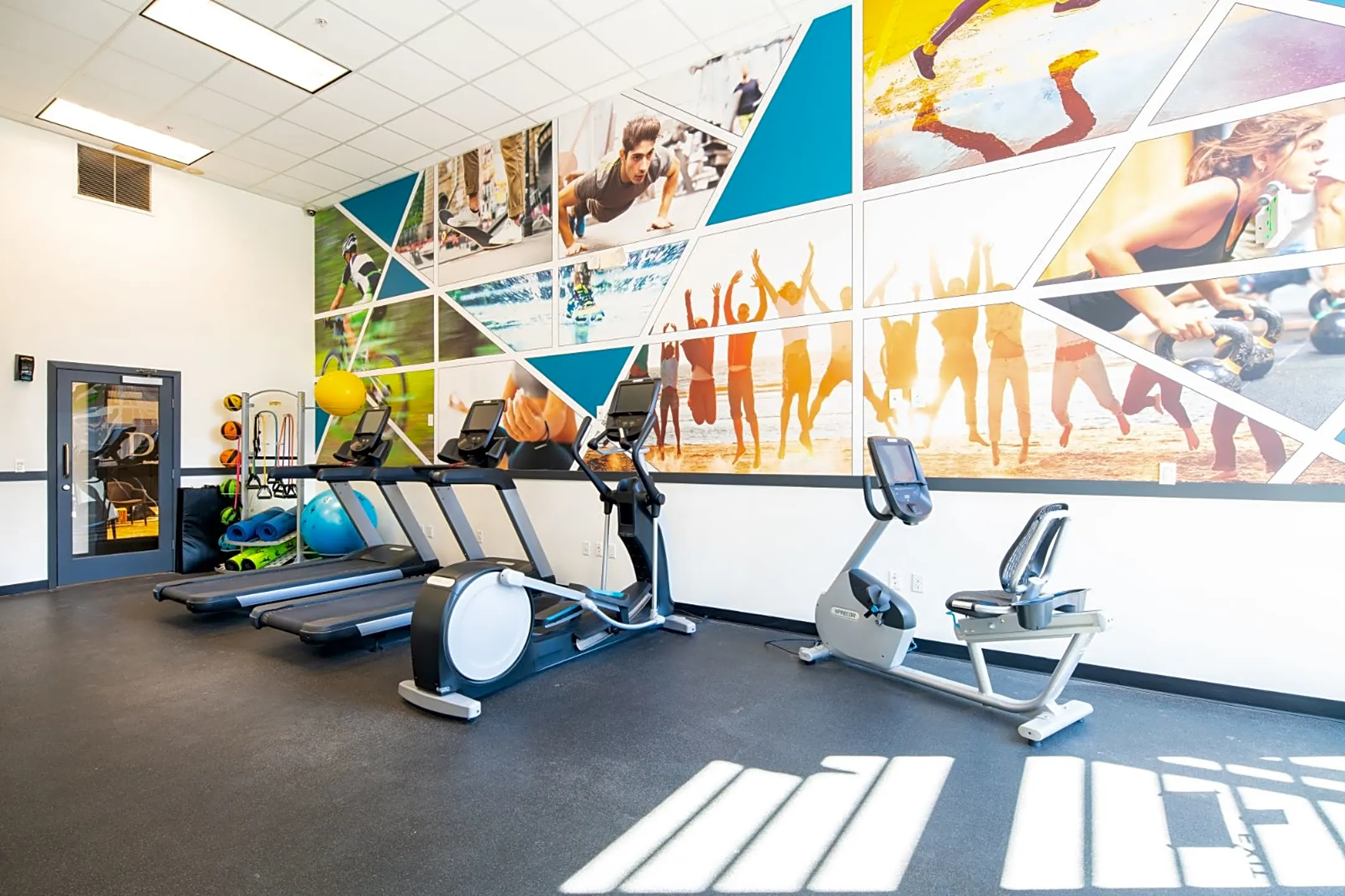 Fitness Weight Room - Discovery Heights - Issaquah, WA