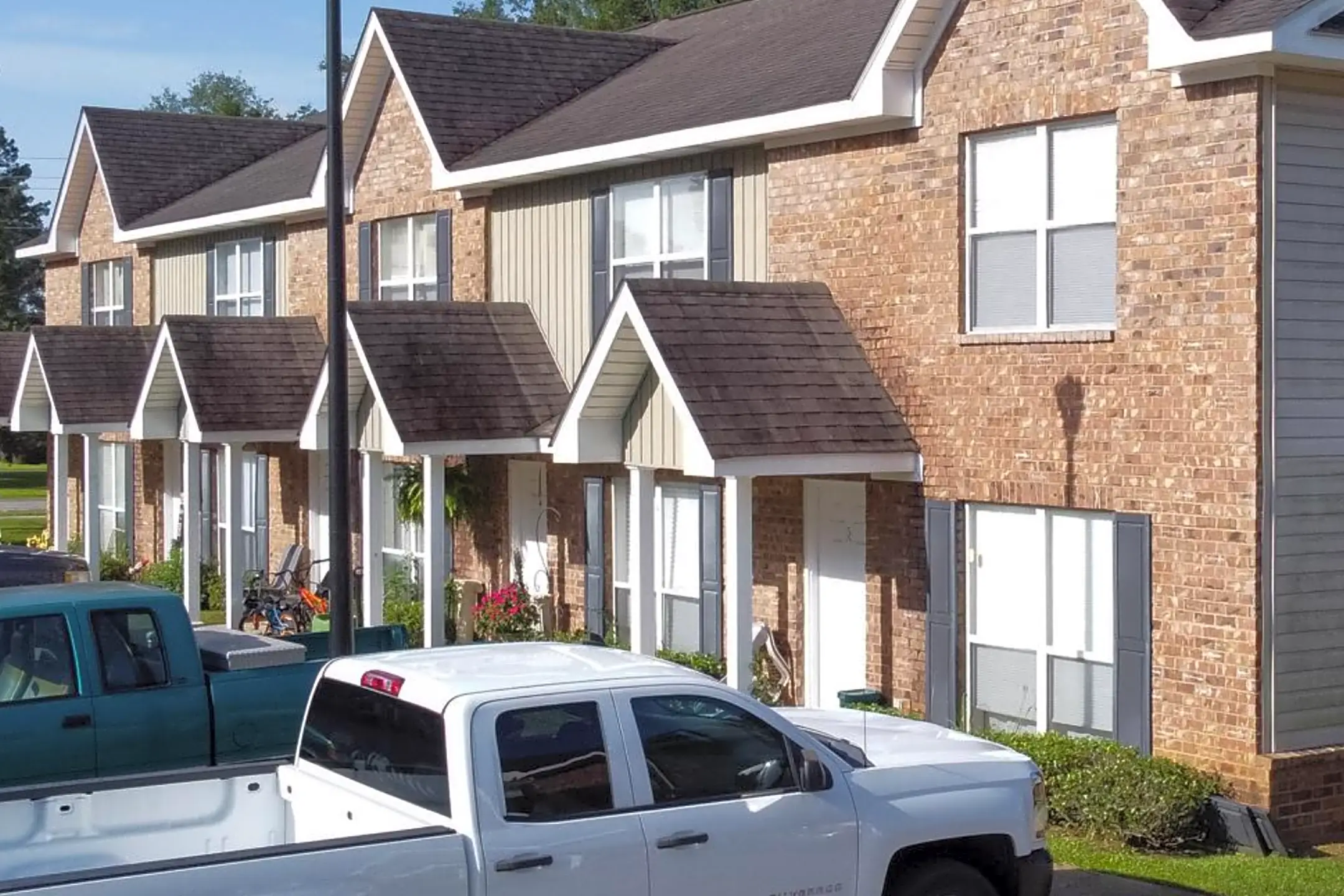 Satsuma Apartments & Baker Road Townhomes 122 Baldwin Rd Satsuma