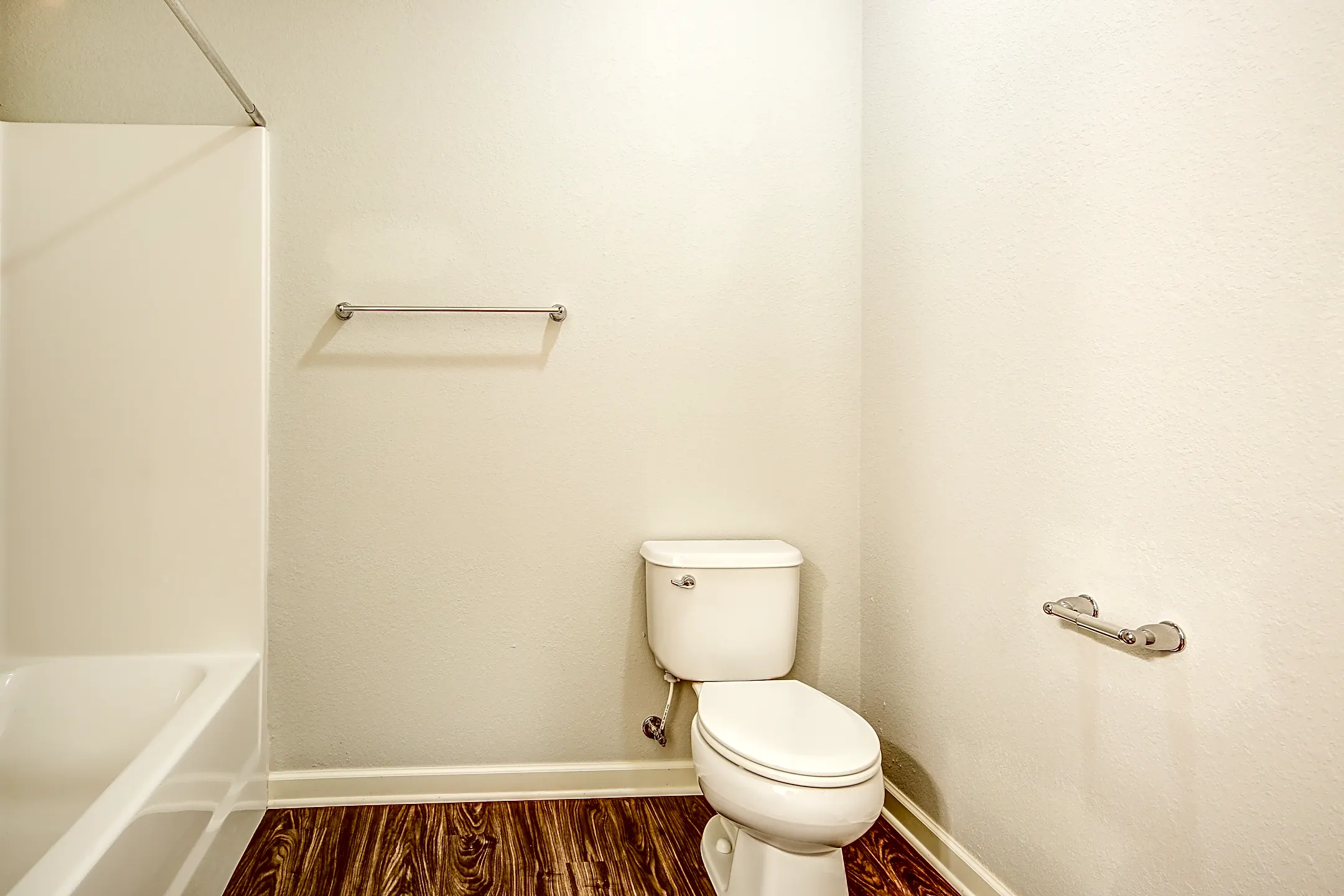 Woodfield Rental Residences 824 Woodfield Dr Waterford, WI