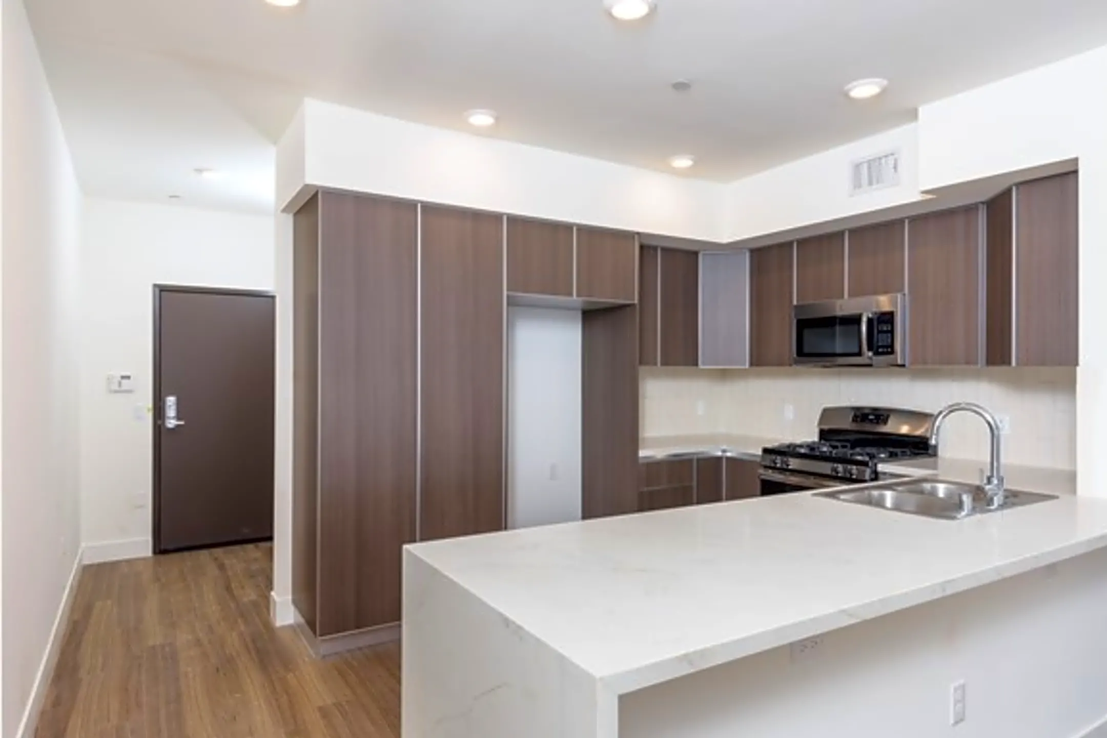 Formosa Apartments - 1338 N Formosa Ave | Los Angeles, CA for Rent | Rent.