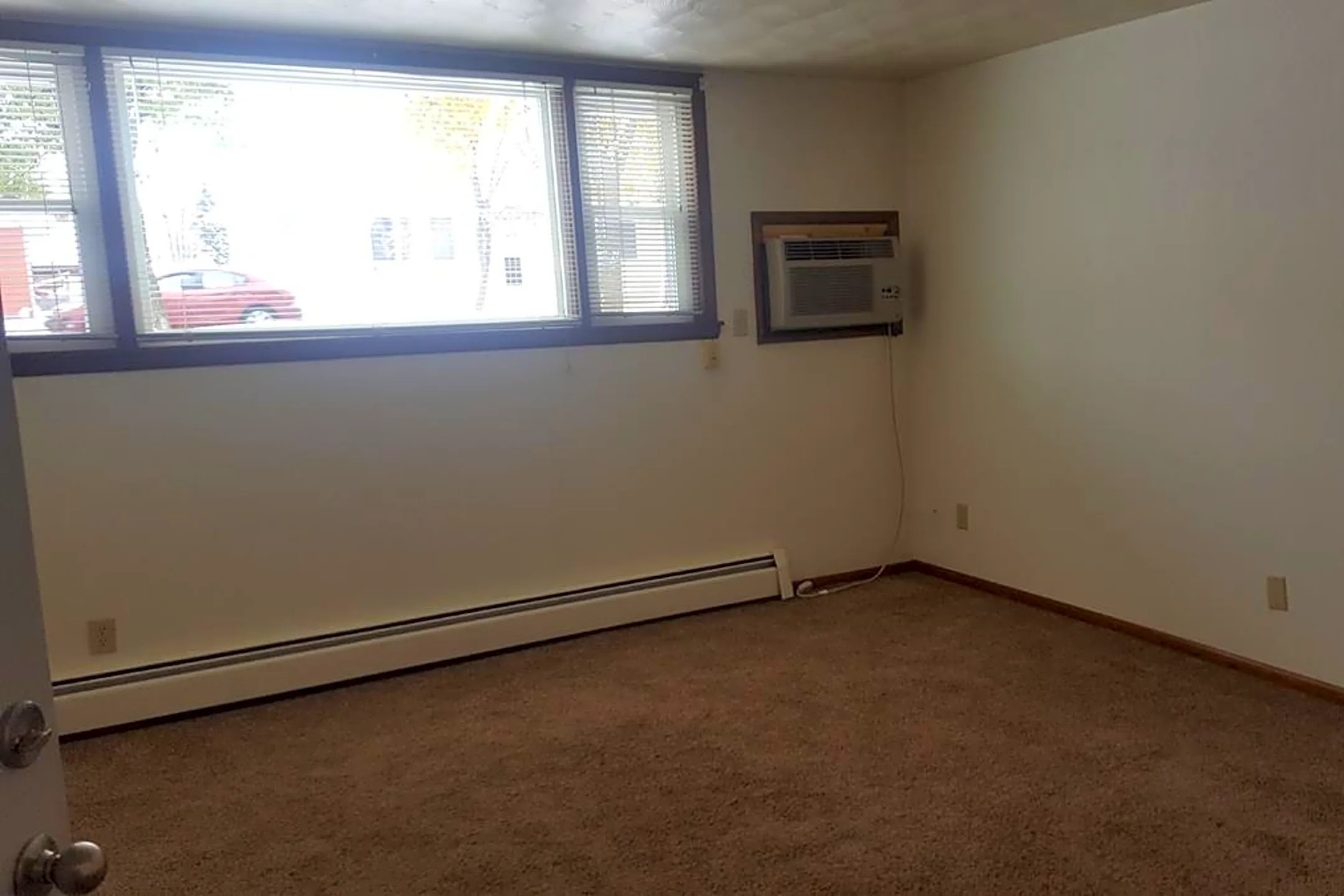 Ridgeview Apartments Valley City, ND 58072