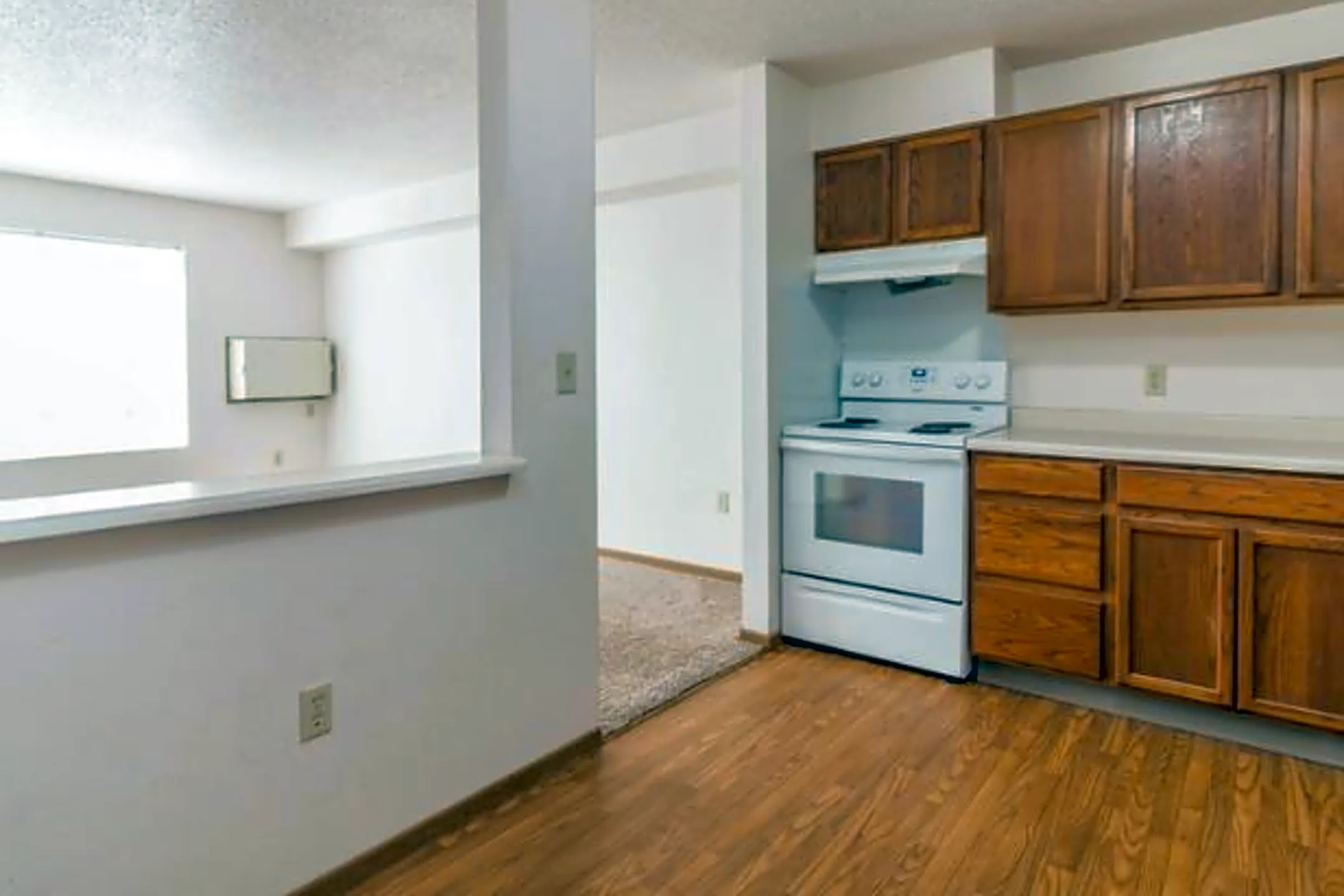 Onamia Town Square 204, 206, 208 Railroad Ave W Onamia, MN