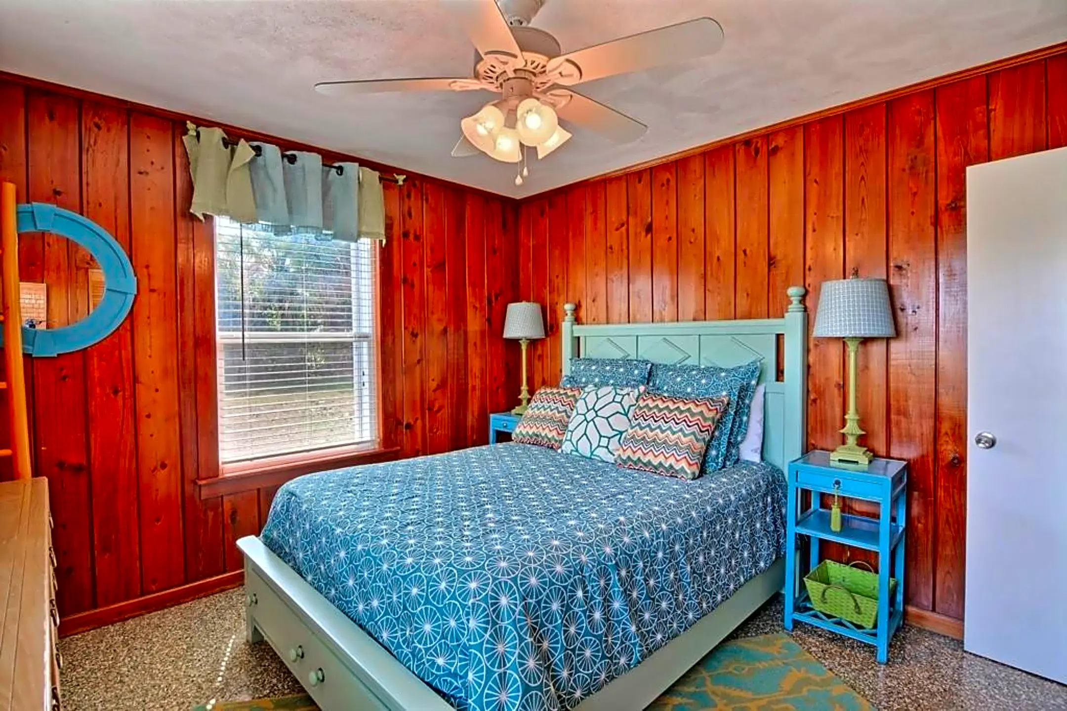 Bedroom - 936 E Causeway Blvd - Vero Beach, FL