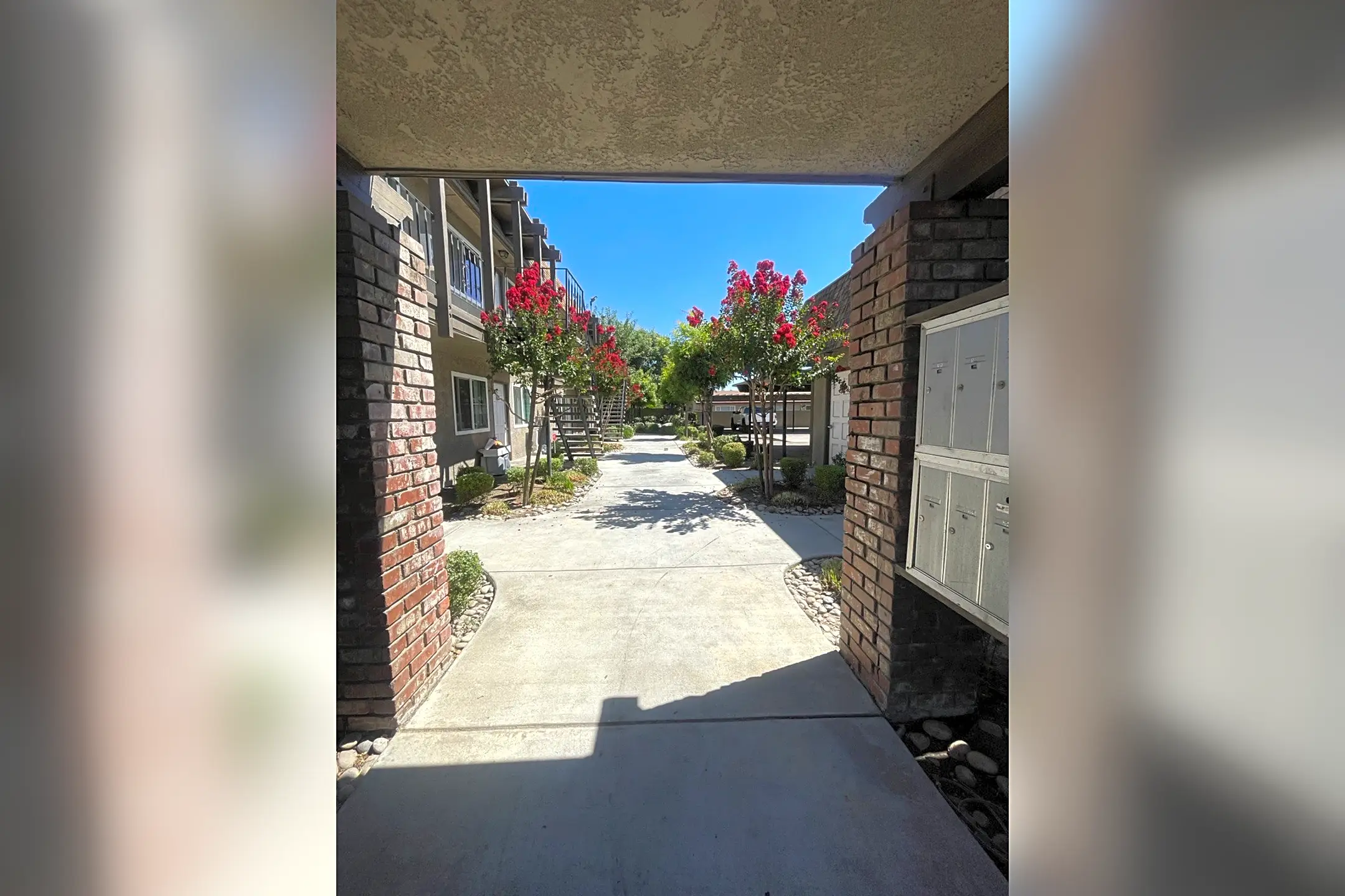 2325 E Shaw Ave 2325 E Shaw Ave unit 105 Fresno, CA Apartments for