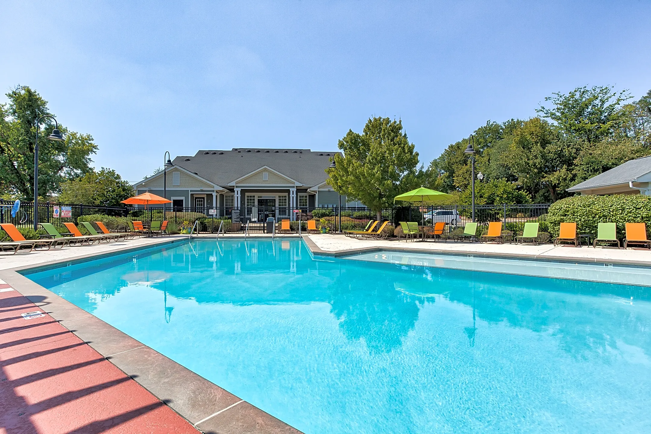 Pool - Independence Place Apartments - Clarksville, TN