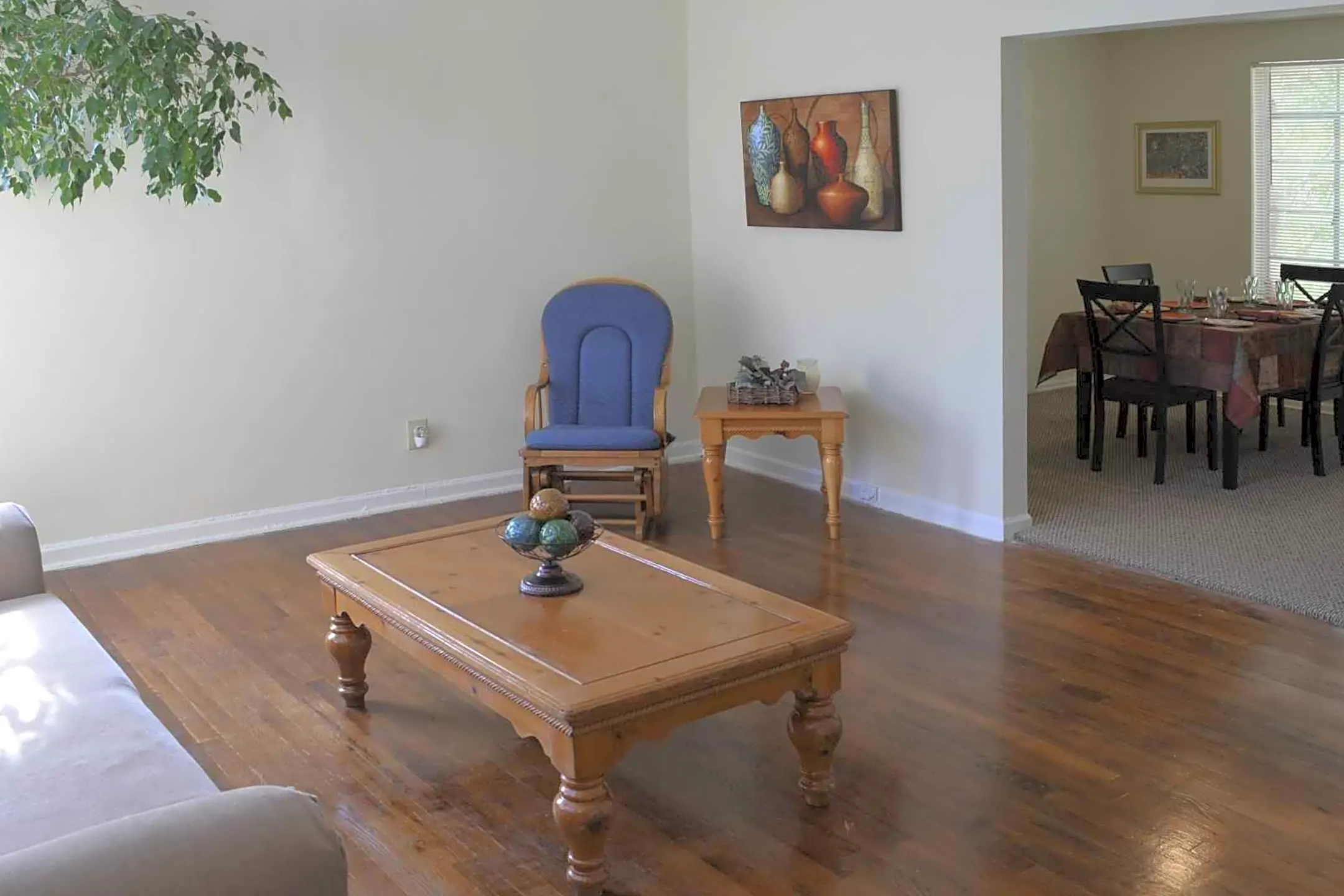 Living Room - Ingleside Townhomes/Regency Townhomes - Macon, GA