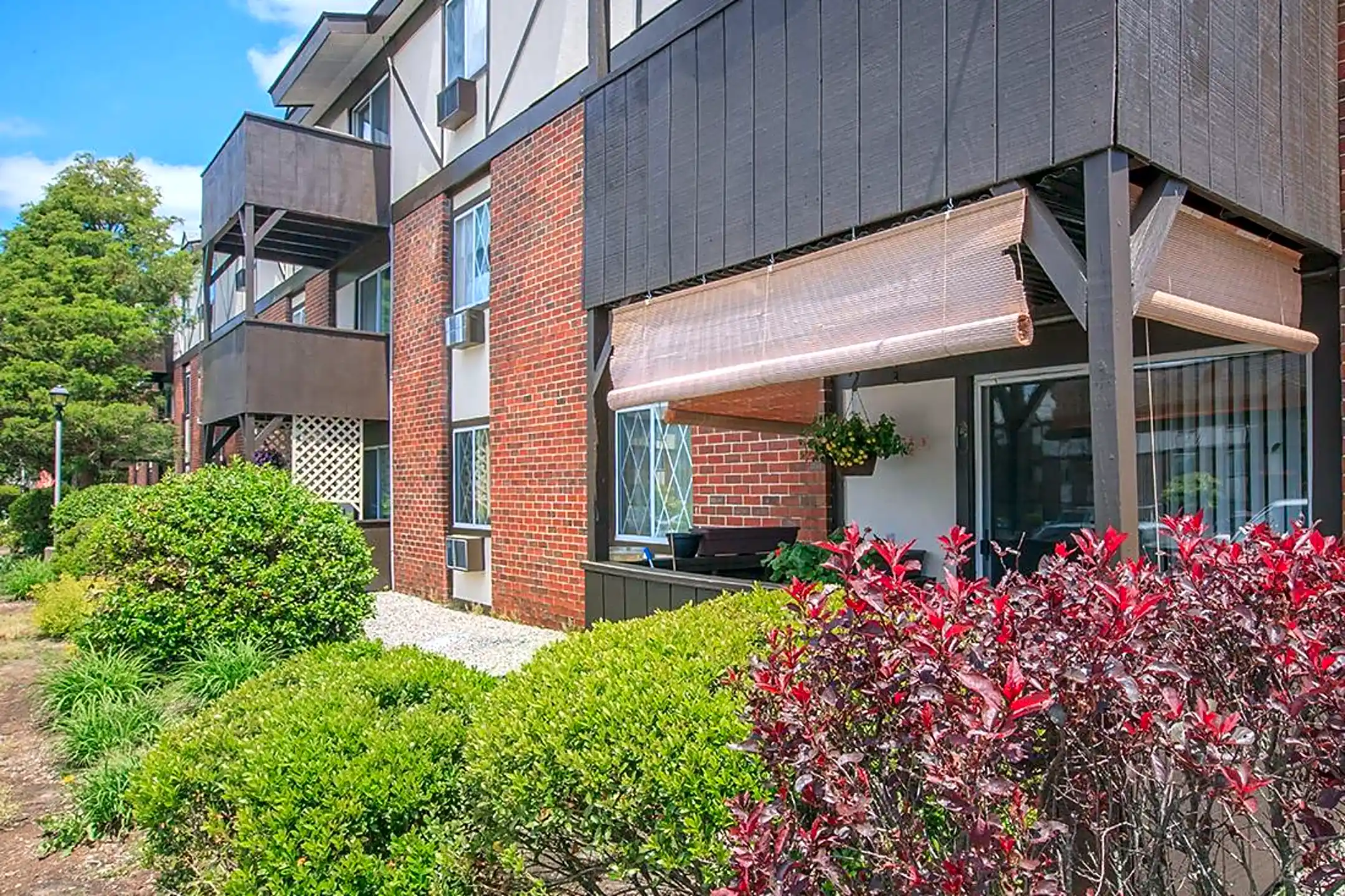 East Bay Apartments Warren, RI 02885