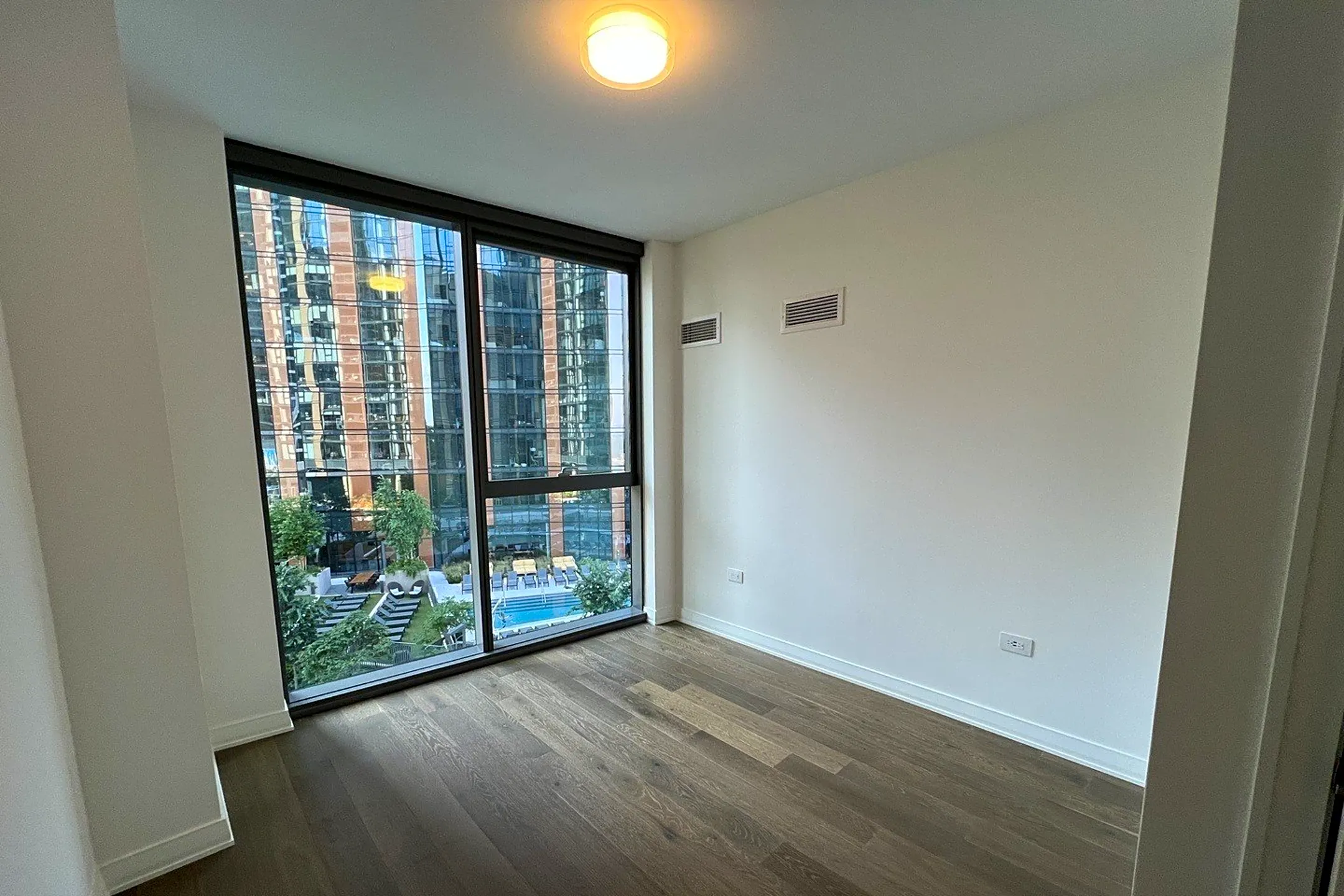 Patio / Deck - 211 N Harbor Dr #409 - Chicago, IL