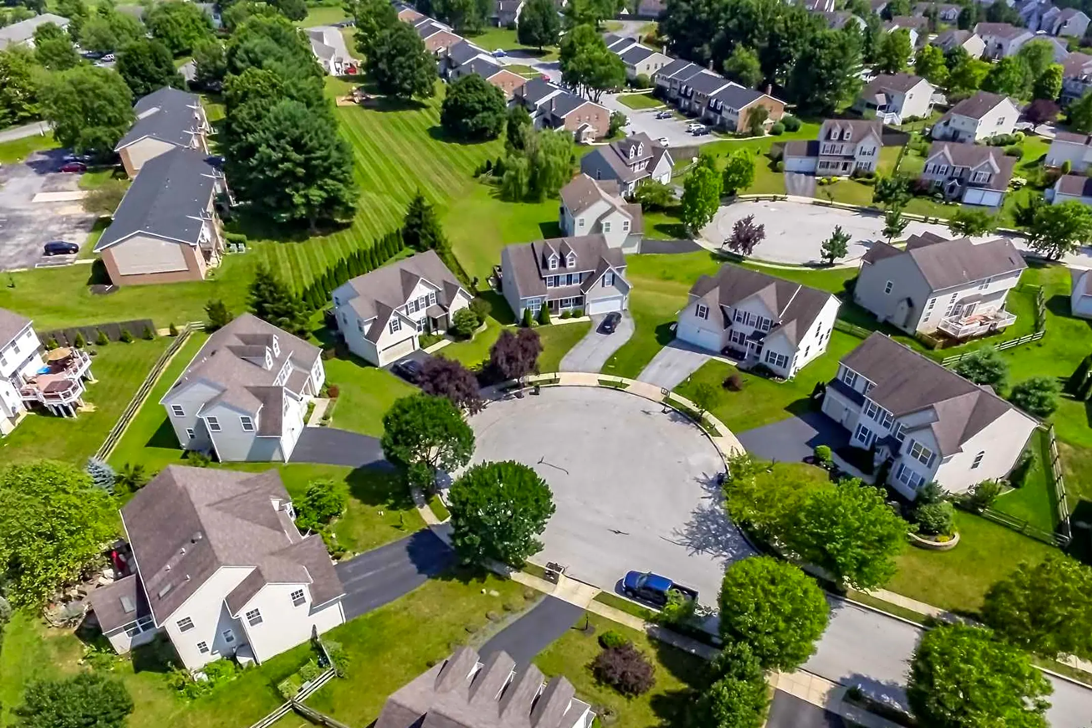 Landscaping - The Fairways Apartments & Townhomes - Thorndale, PA