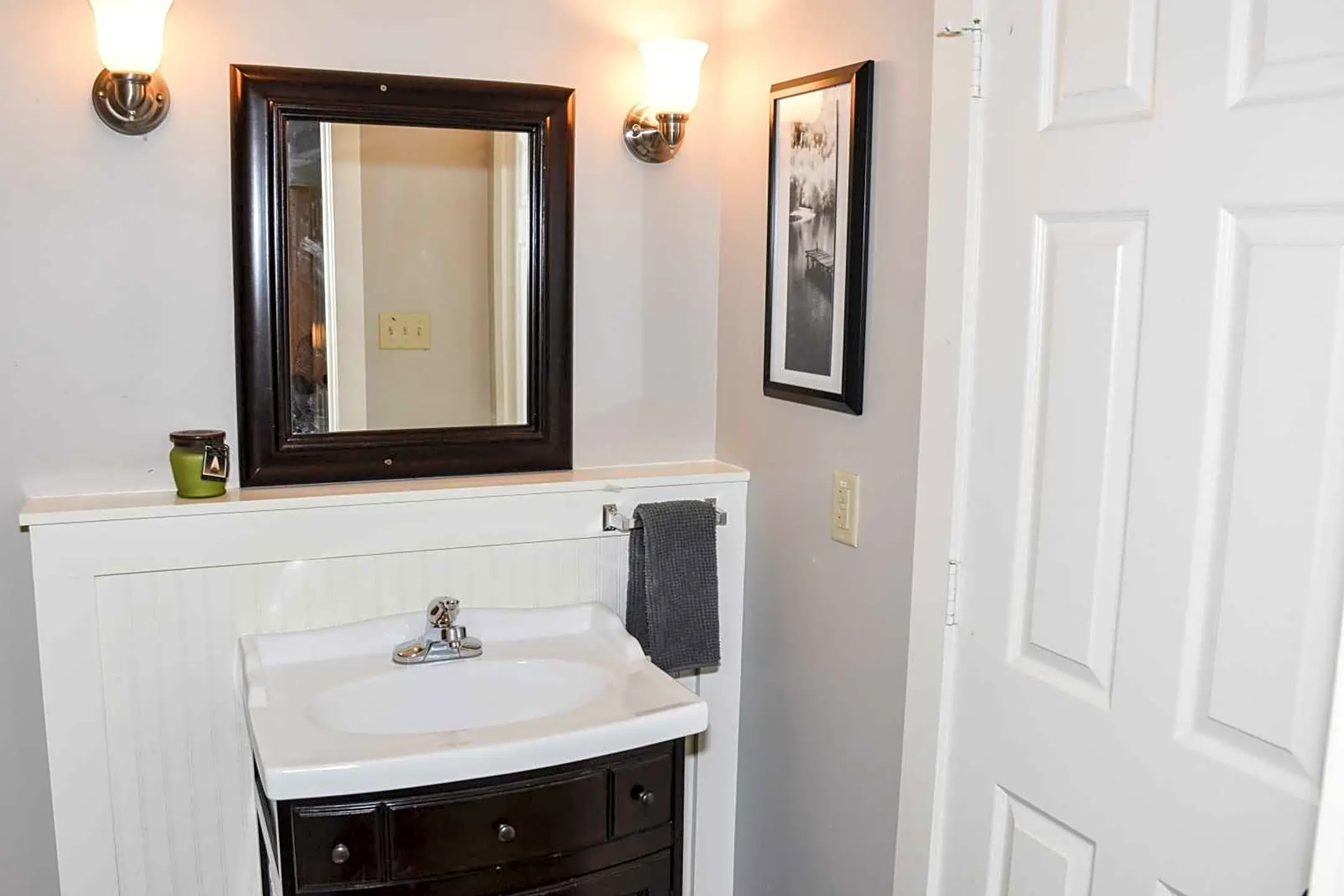 Bathroom - Girard Court - Killeen, TX