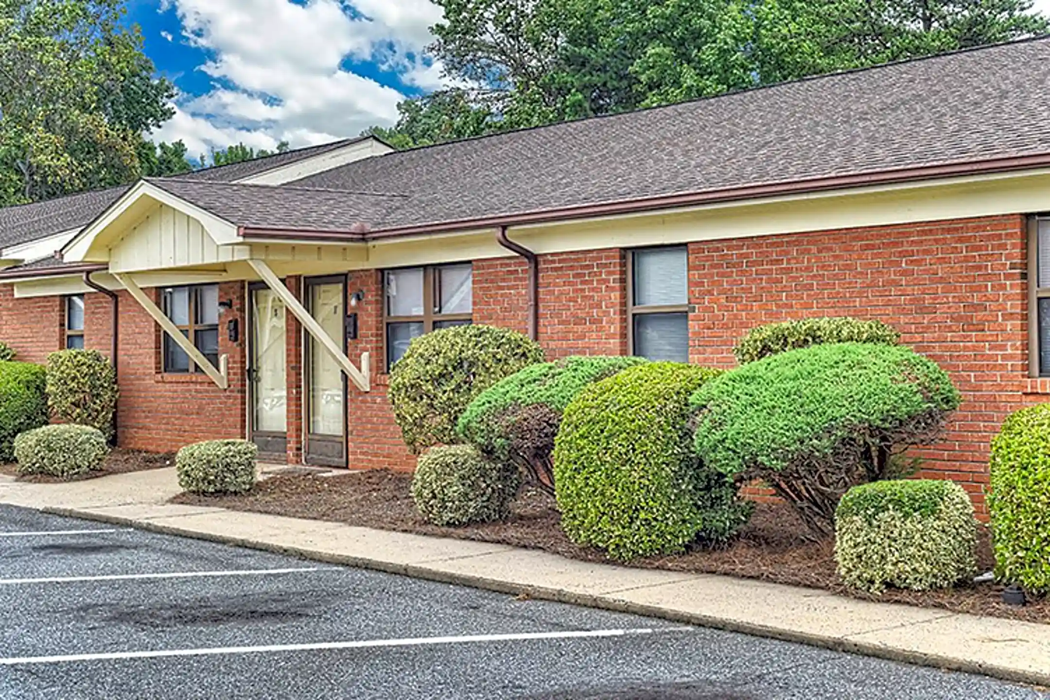 Southgate Garden Apartments 205 Arthur Dr Thomasville, NC