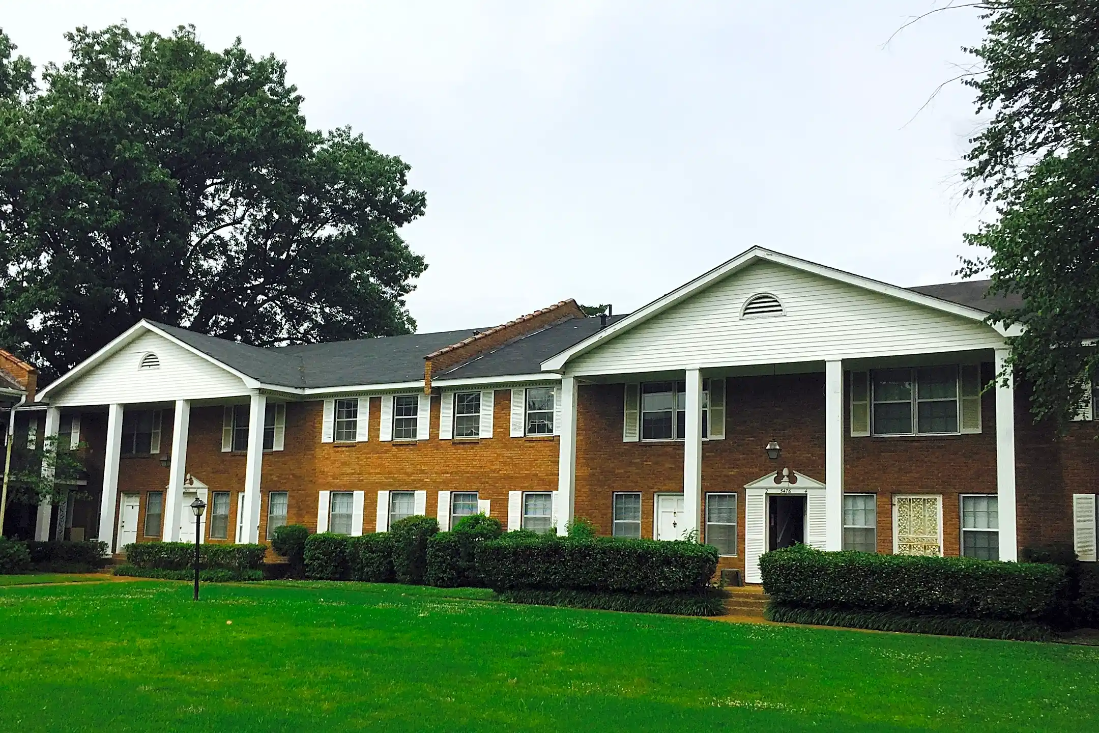 Colonial Apartments - 5140 Wheelis Drive | Memphis, TN for Rent | Rent.