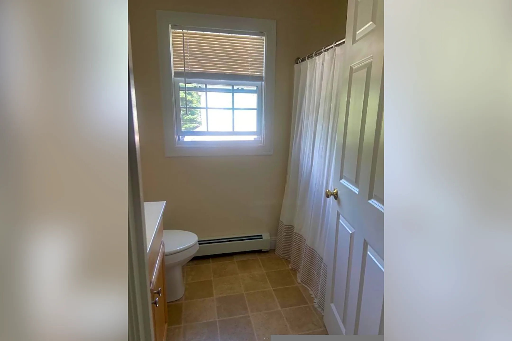 208 Hicks St Houses Portland, ME 04103