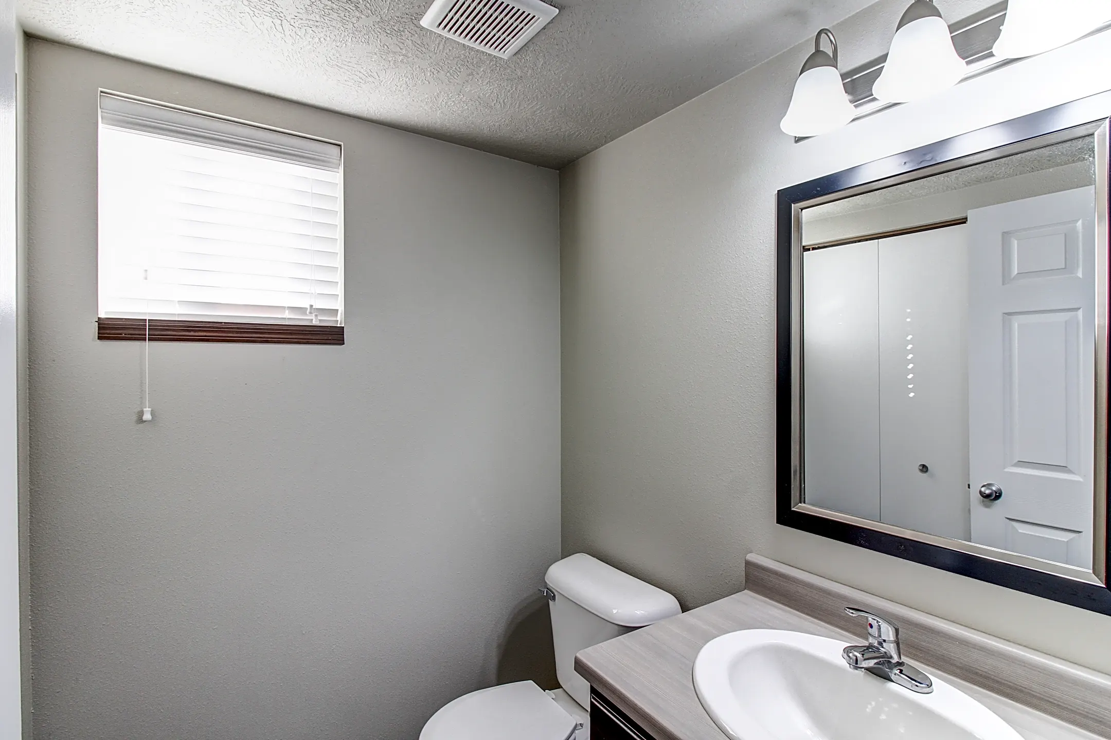 Tigerway Townhomes 284 Tigerway Court Harrisburg, SD Apartments for