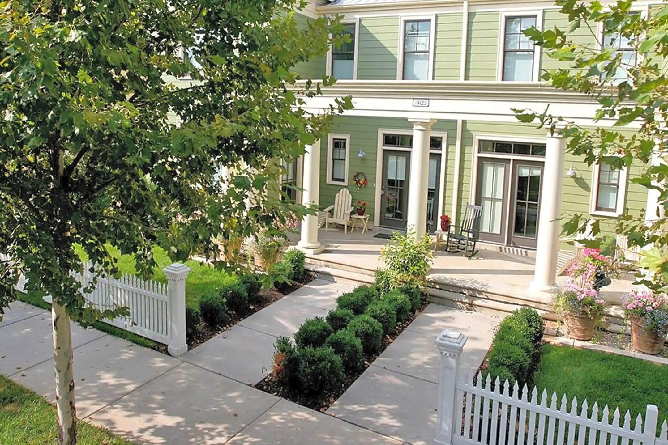 Promenade at New Town 3301 Domain St 1 Saint Charles, MO