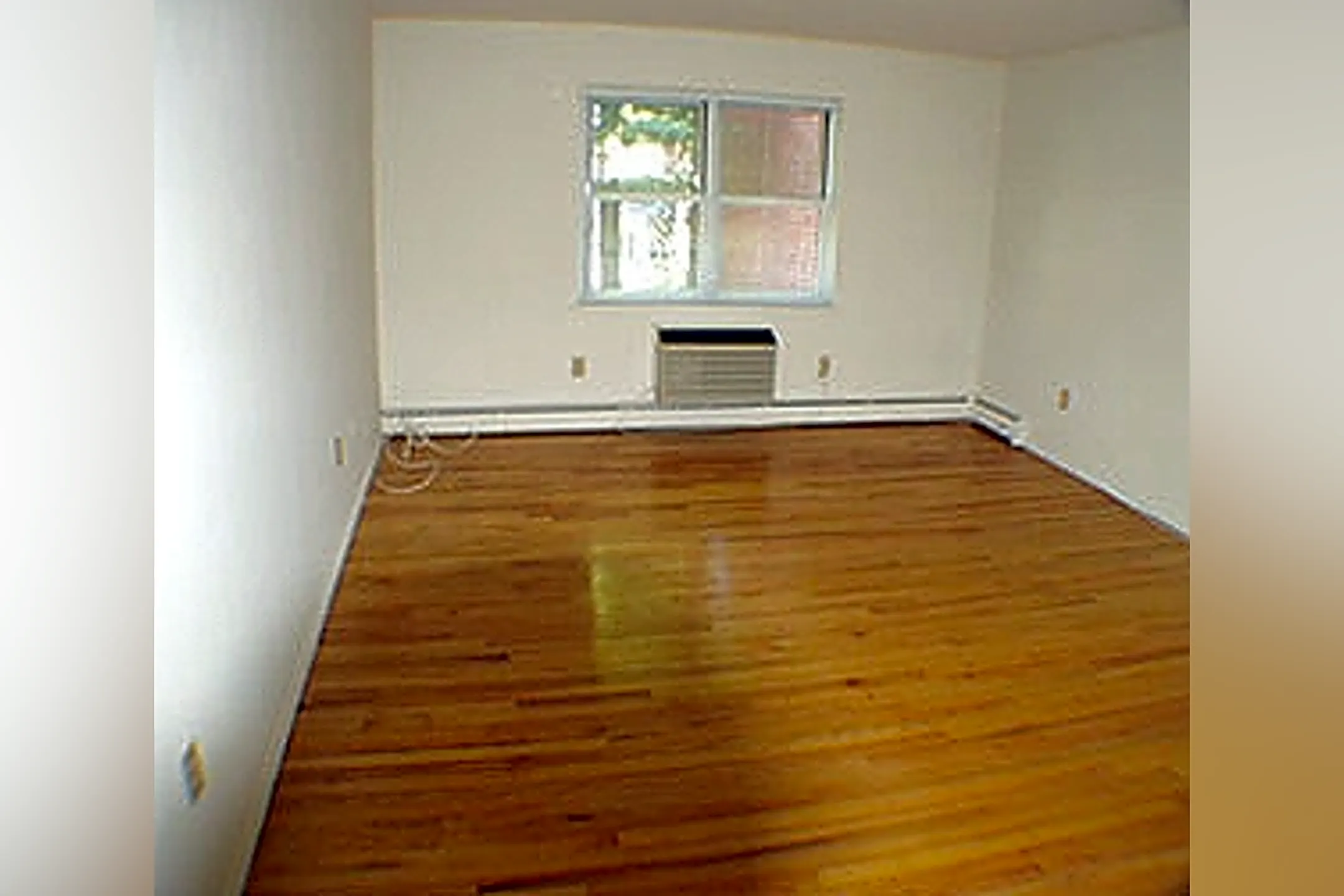 Wildwood & Soundview Garden Apartments Soundview Drive Port Washington, NY Apartments for