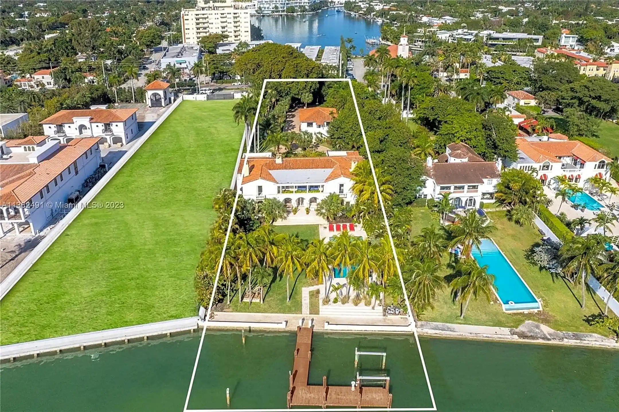Community Signage - 4731 Pine Tree Dr - Miami Beach, FL