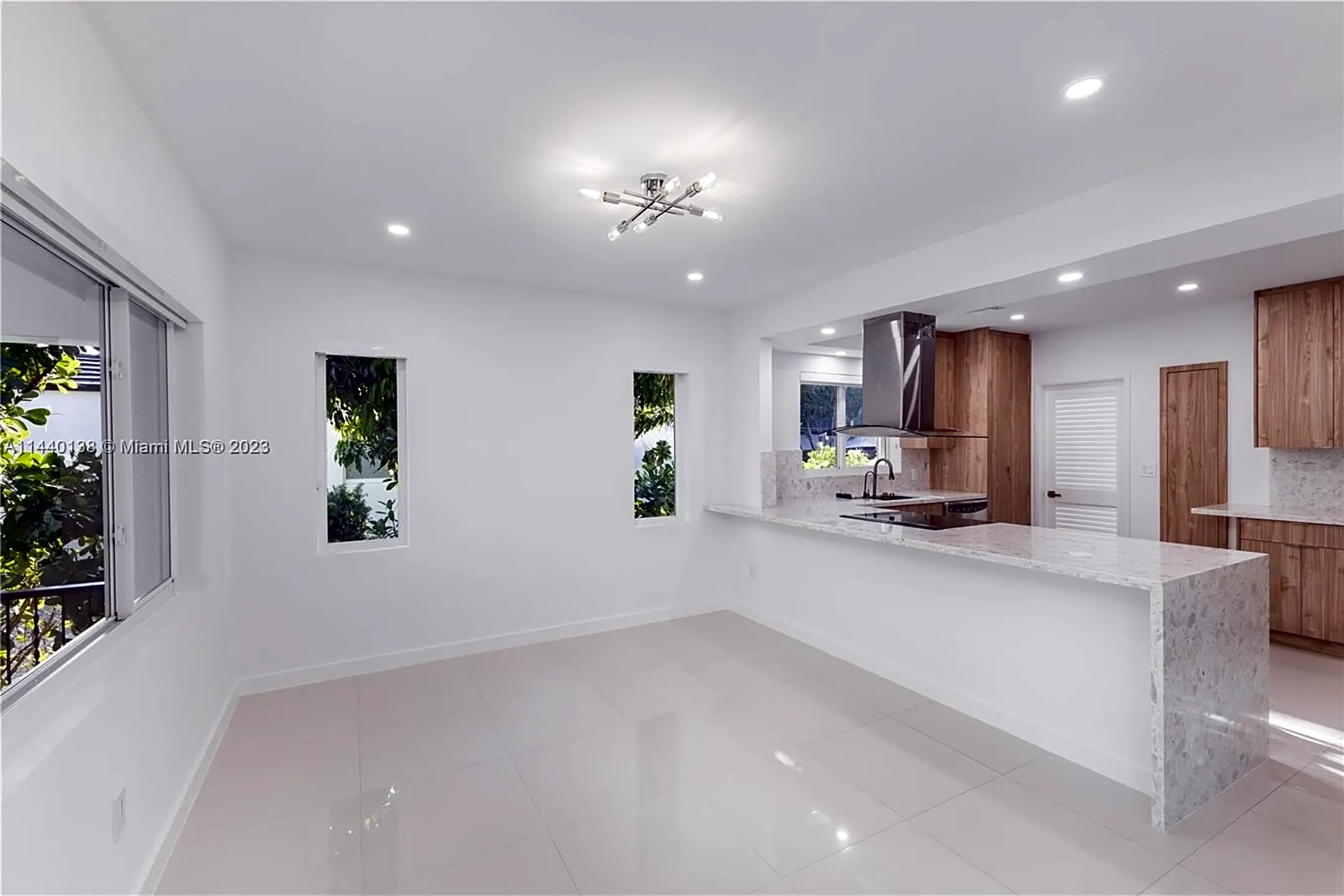 Kitchen - 741 NE 87th St - El Portal, FL