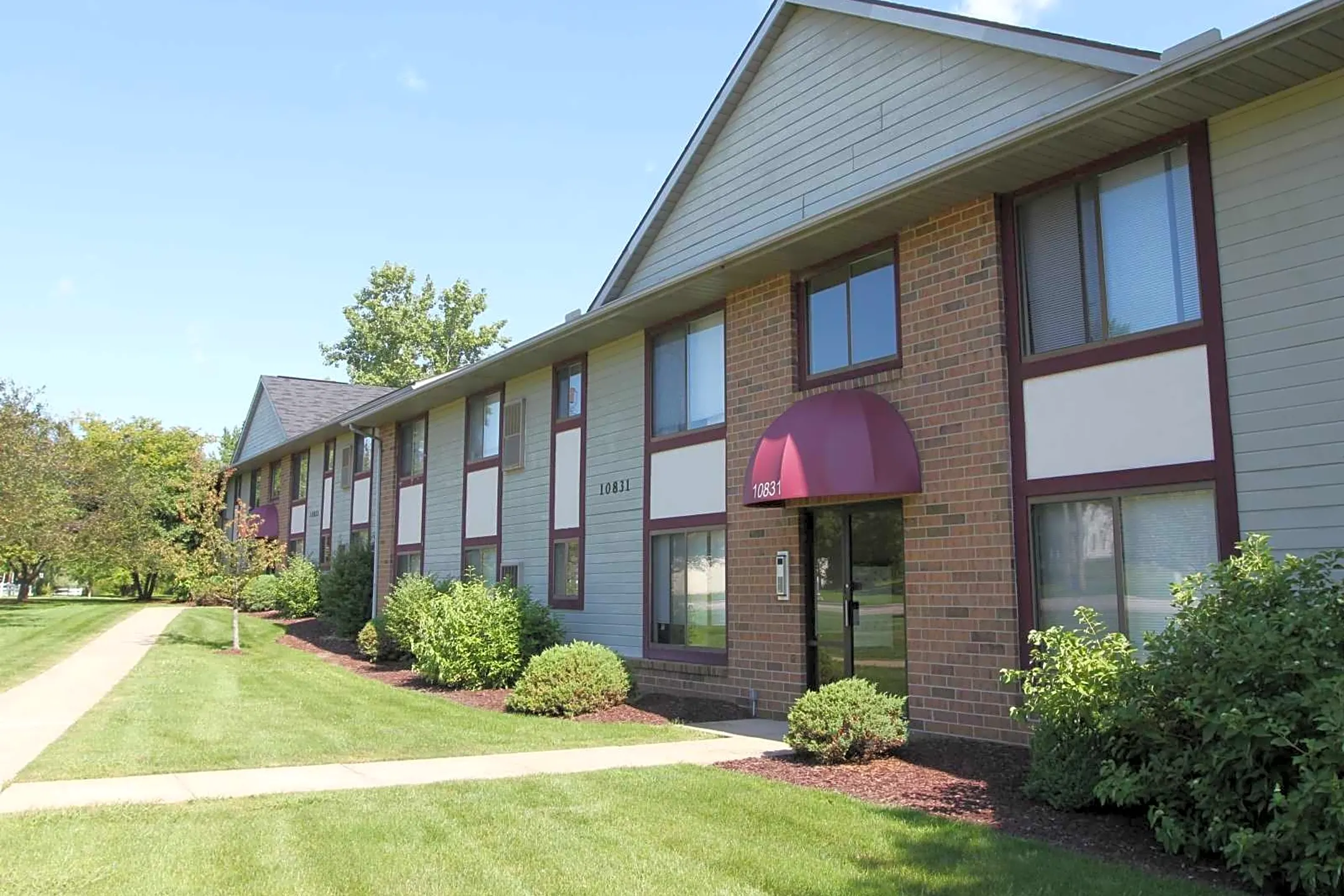 Ravenna Woods Apartments - Twinsburg, OH 44087