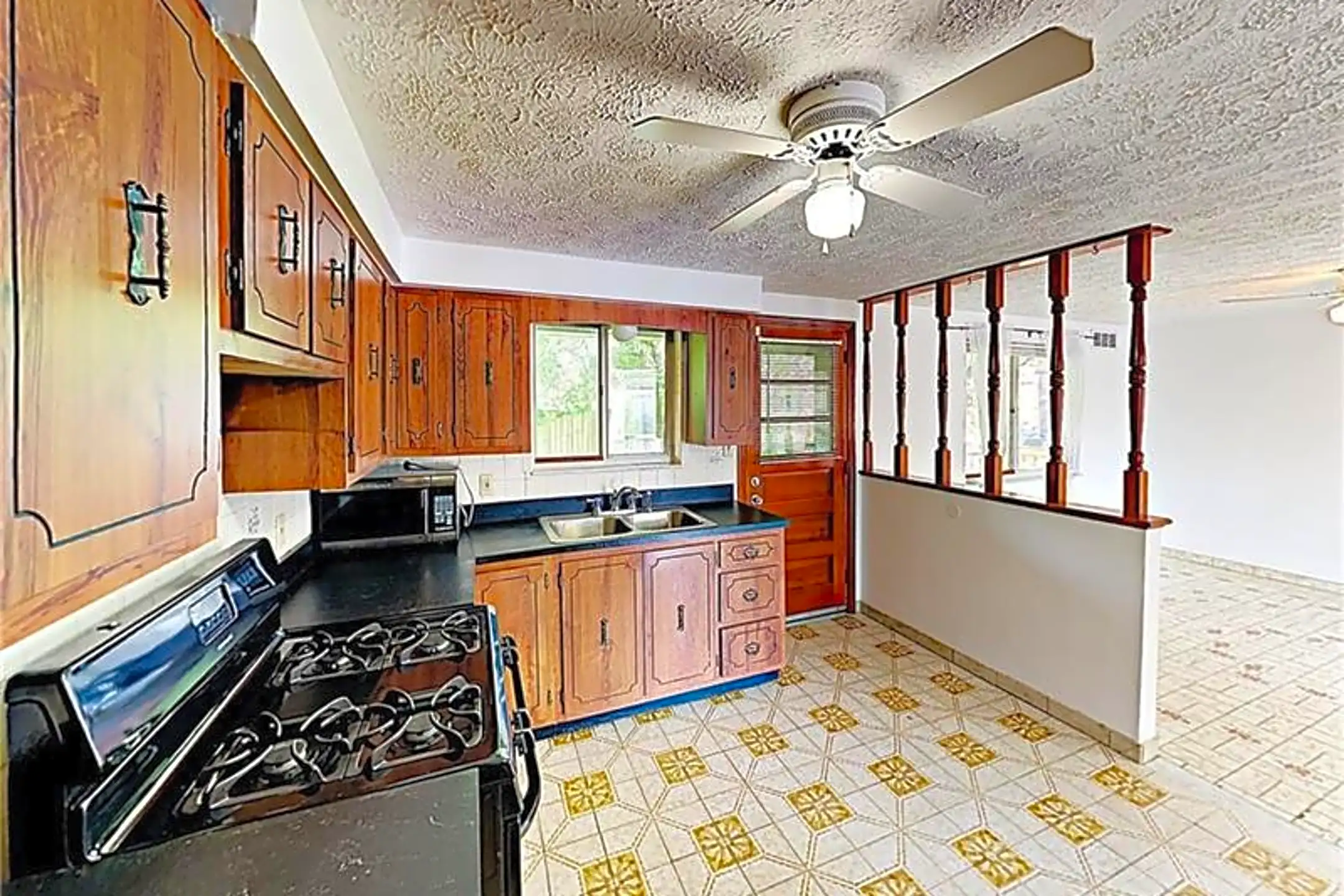 Kitchen - 389 Gross St #A - Pittsburgh, PA