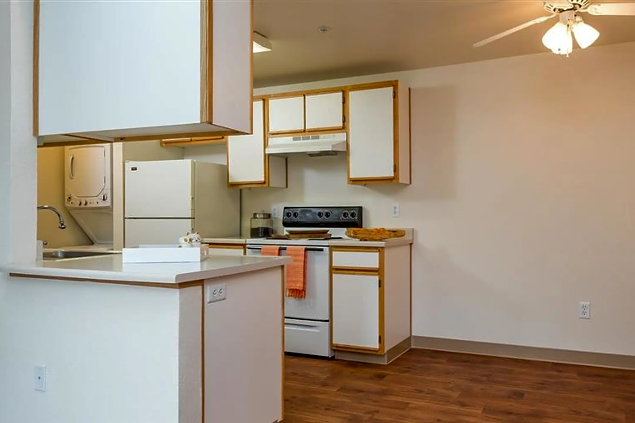 Carriage House Apartments - Portland, OR 97223