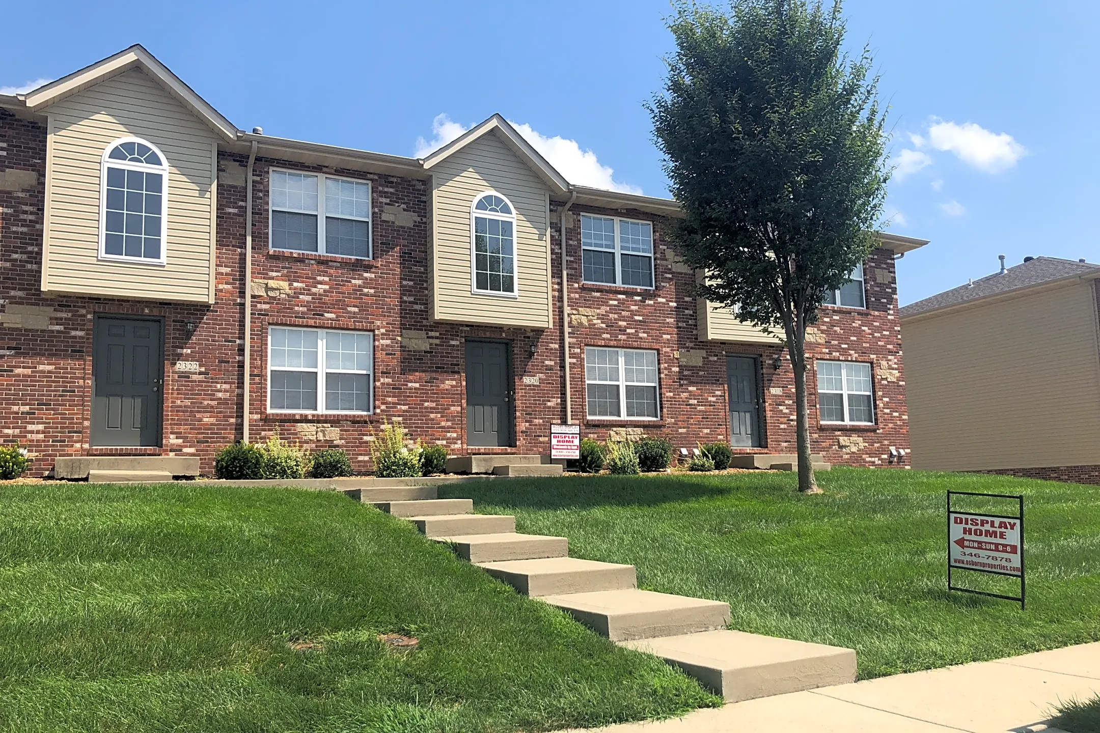 Waterford Place Townhomes 2100 Tramore Troy, IL Apartments for Rent