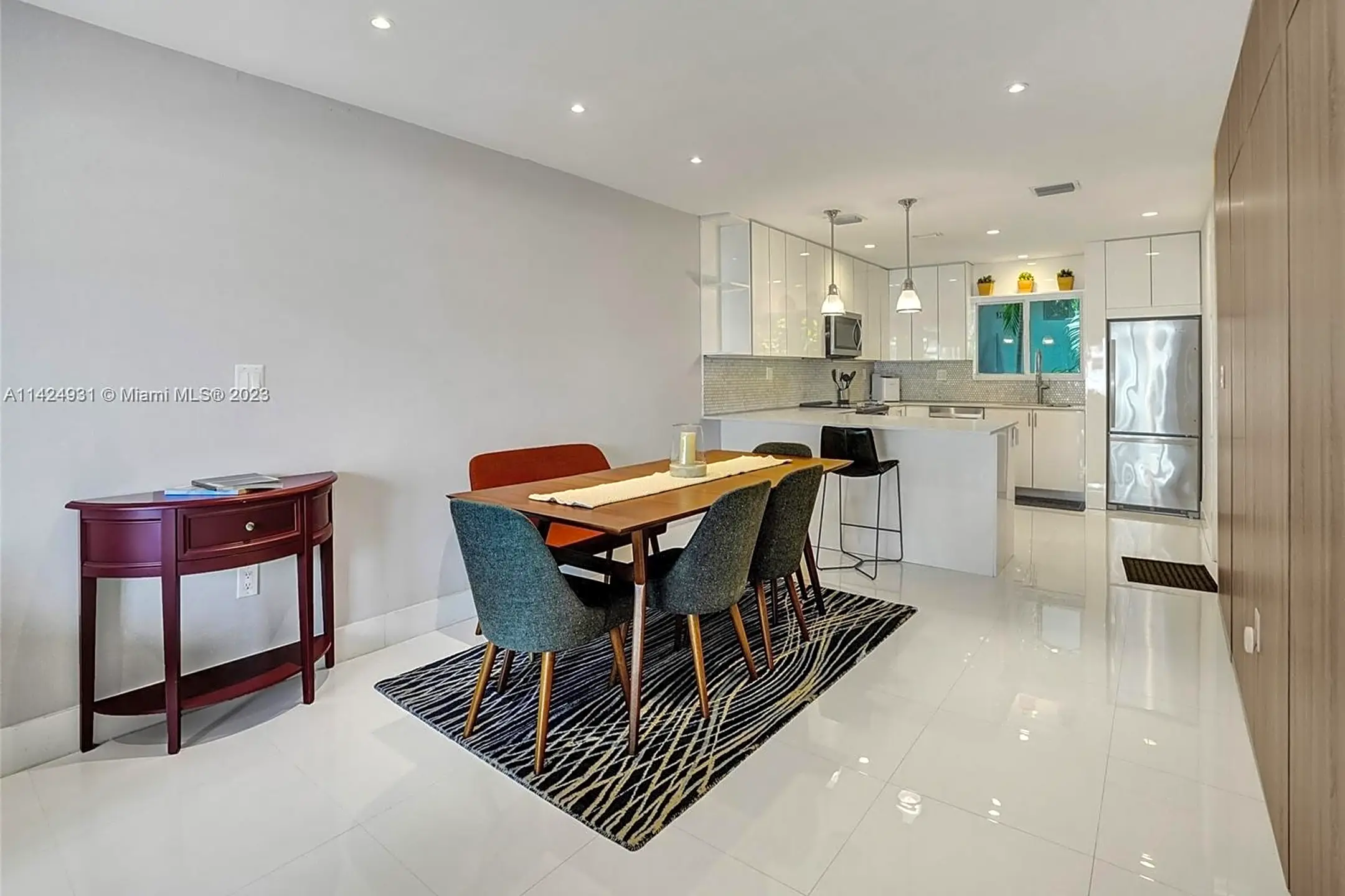Dining Room - 1000 NW N River Dr #113 - Miami, FL