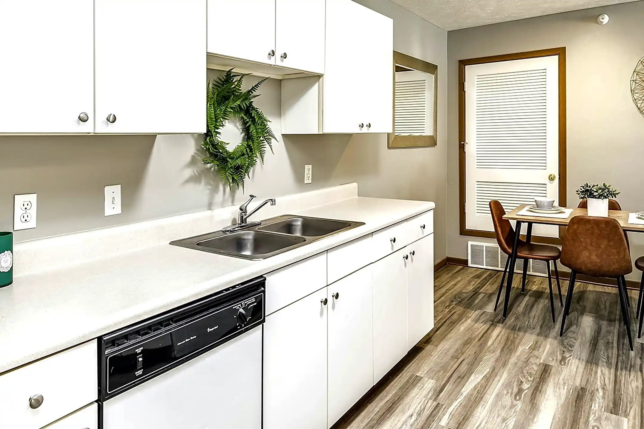 Flatwater Apartments La Vista, NE 68128